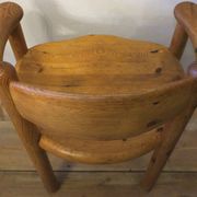 Paire de fauteuils et table en pin patiné Rainer Daumiller attr., années 1960