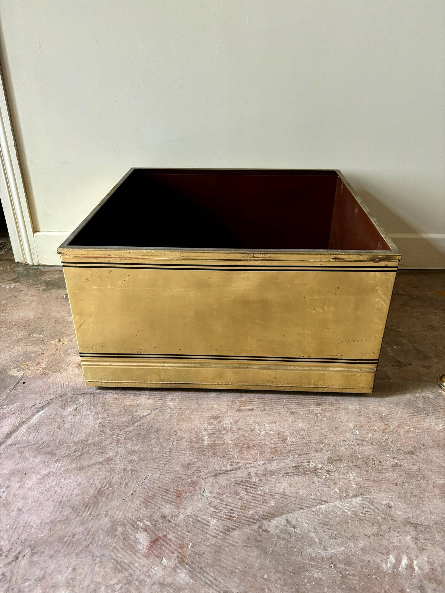 Plant box, storage box on casters in gold metal