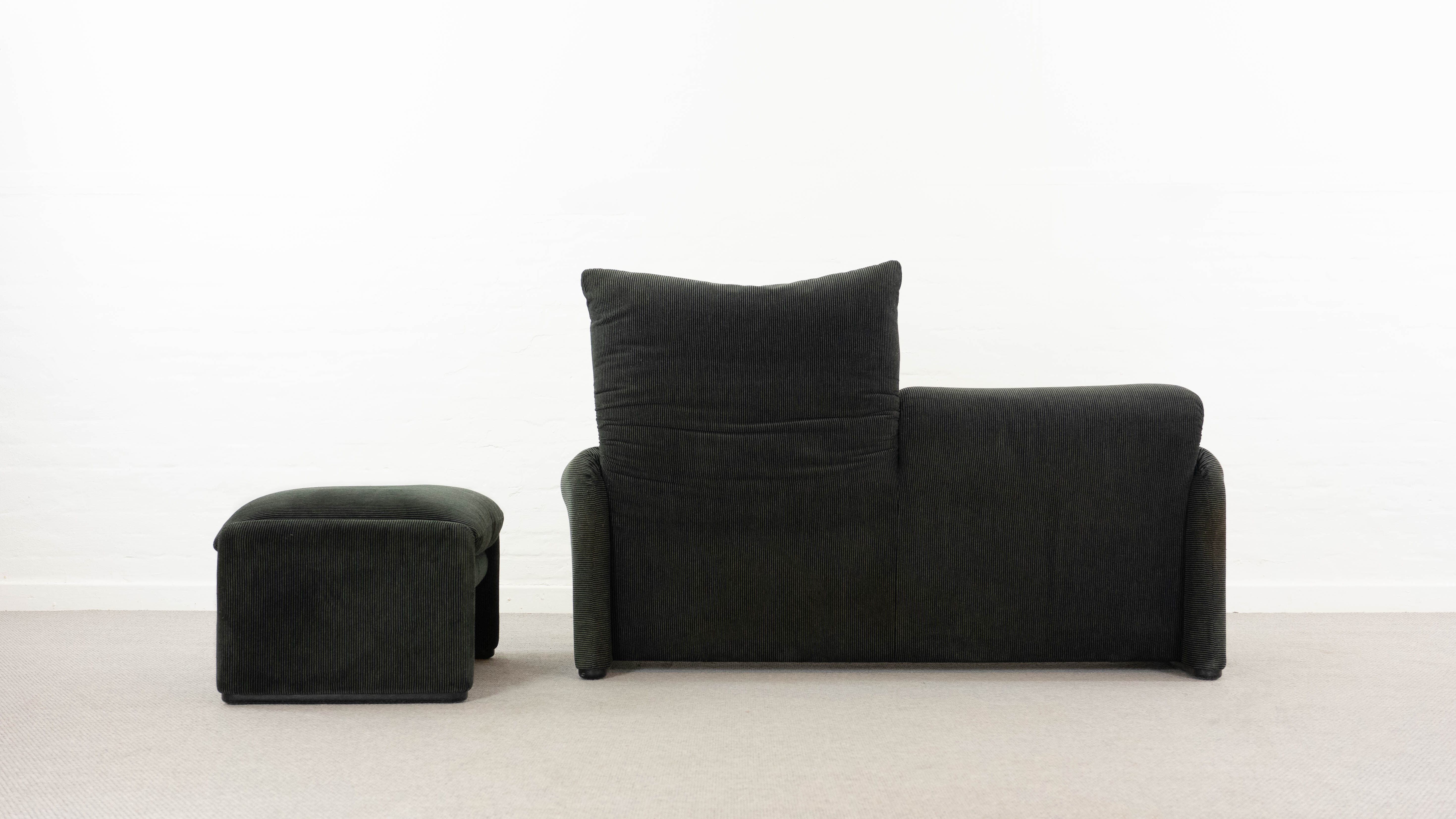 2-seater sofa & footstool maralunga by Vico Magistretti, Cassina