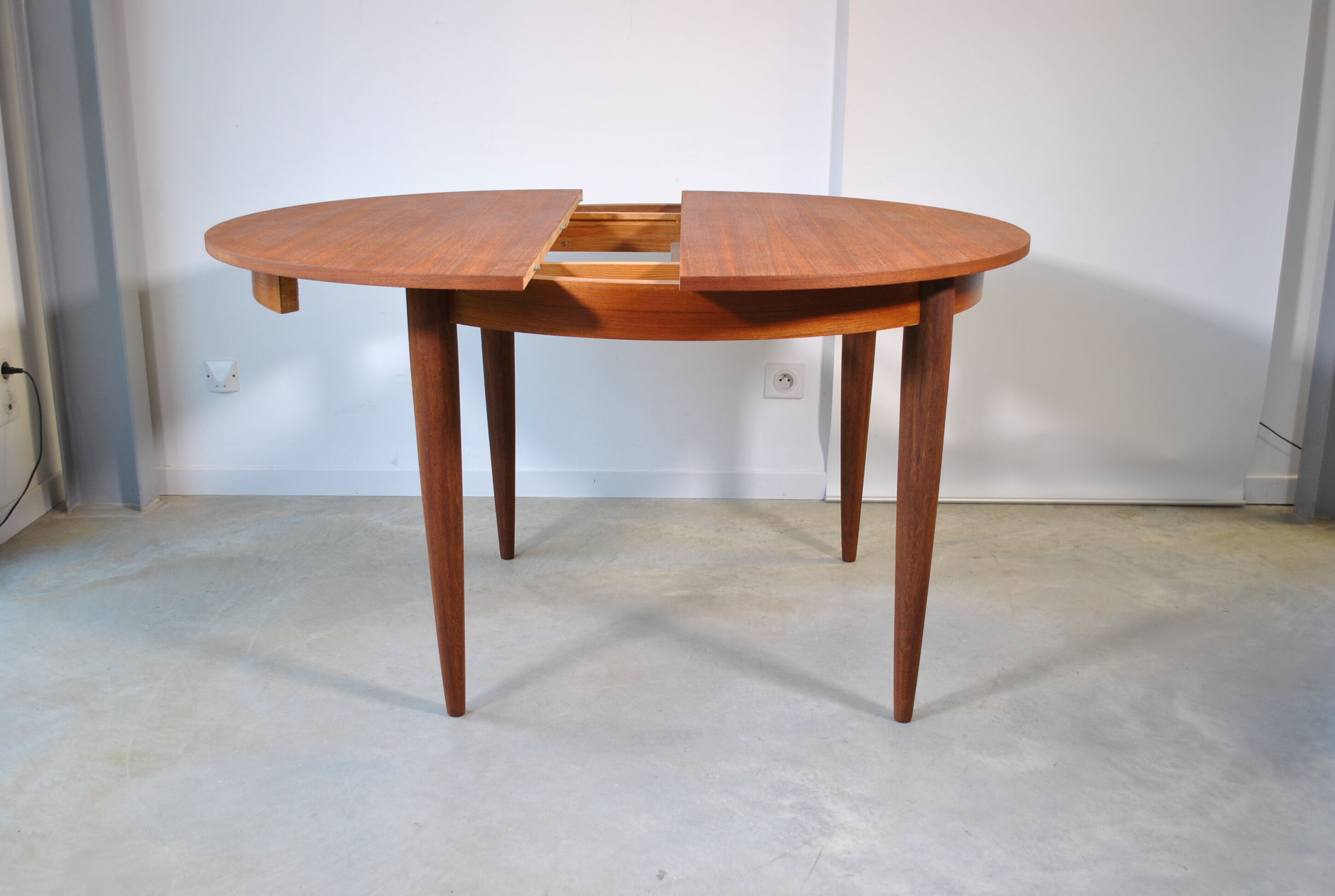 Table repas extensible en teck 1970