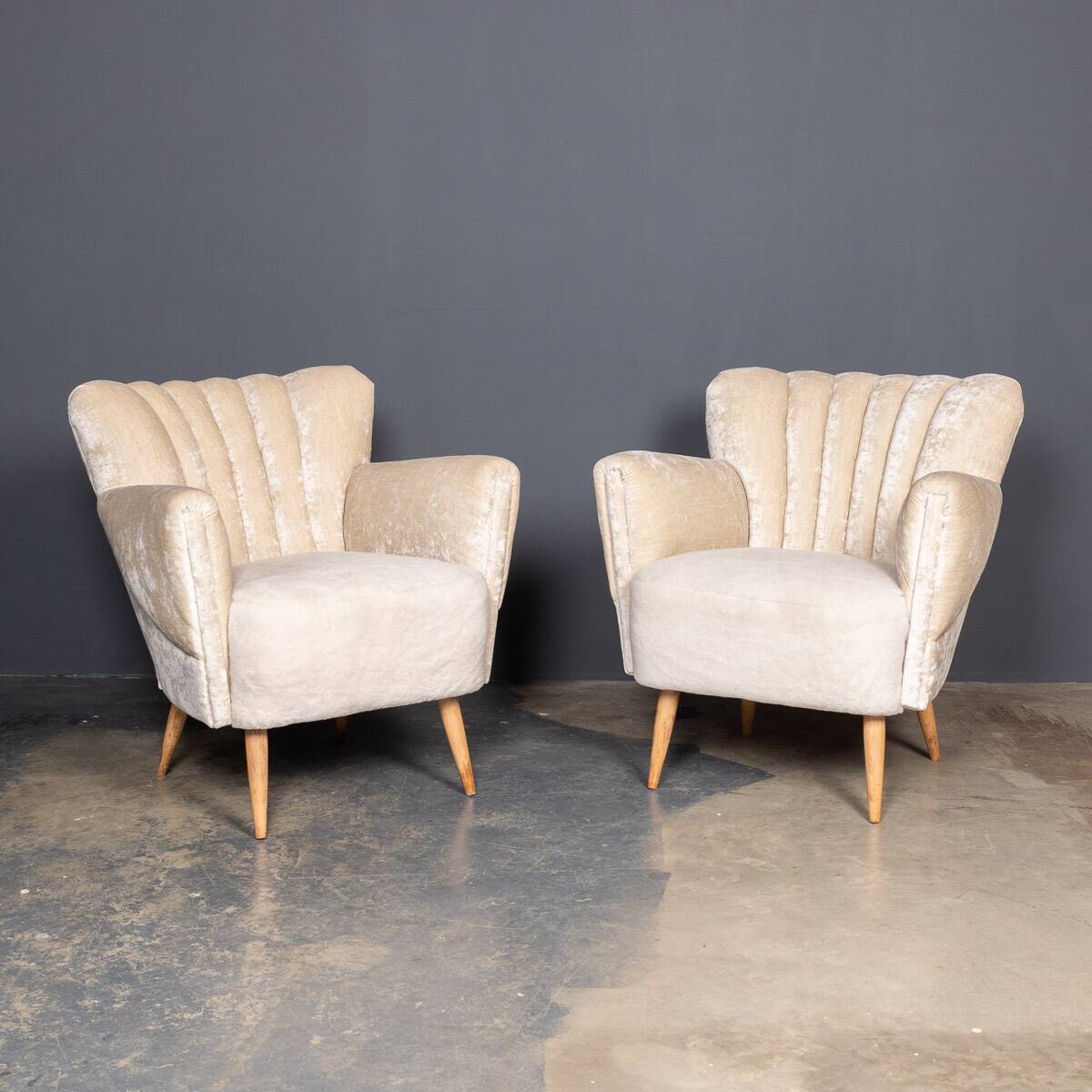 ELEGANT 20thC PAIR OF BOUDOIR SHELL-BACK CHAIRS c.1950