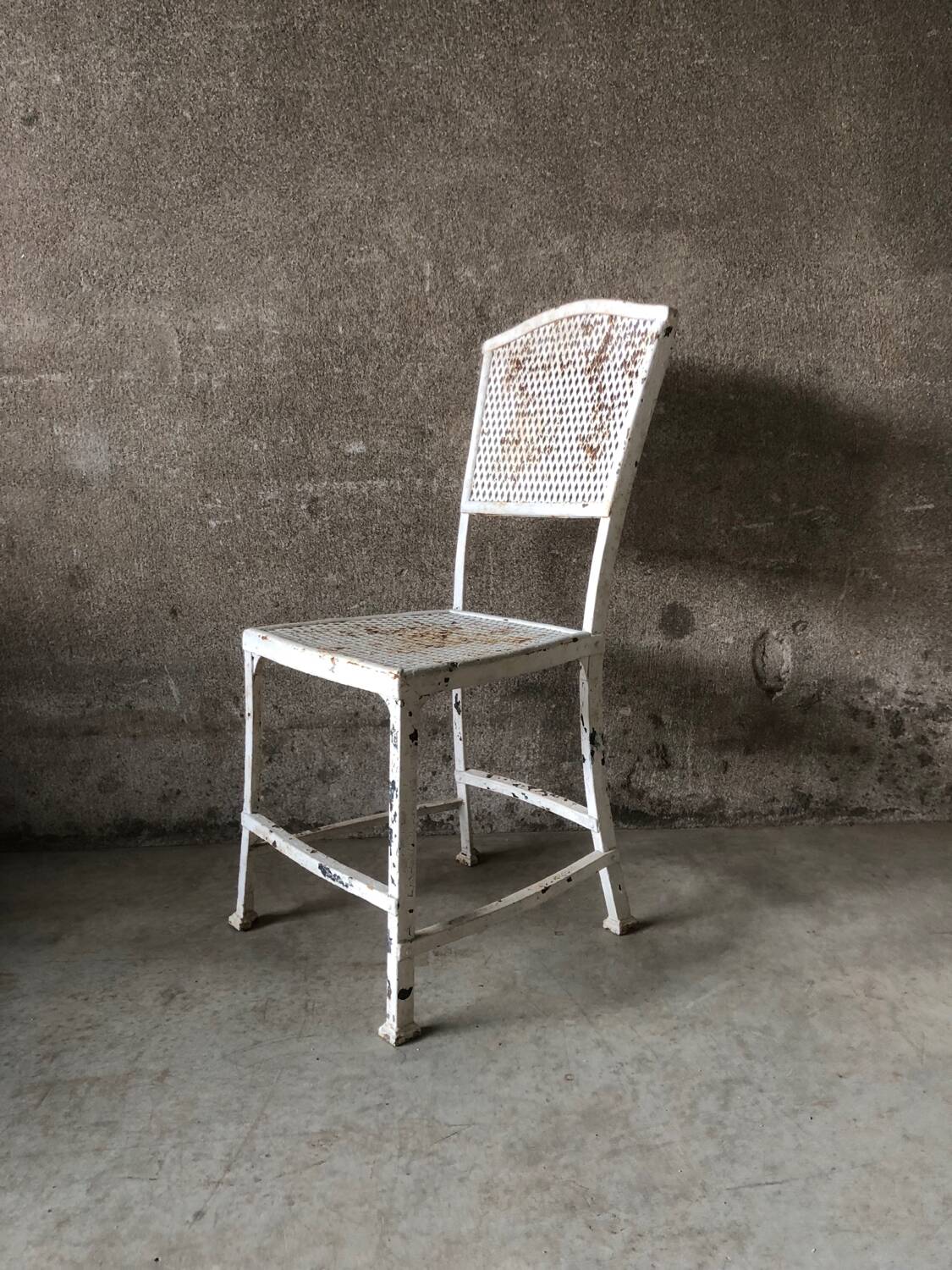 Gustave Serrurier Bovy designer garden chair