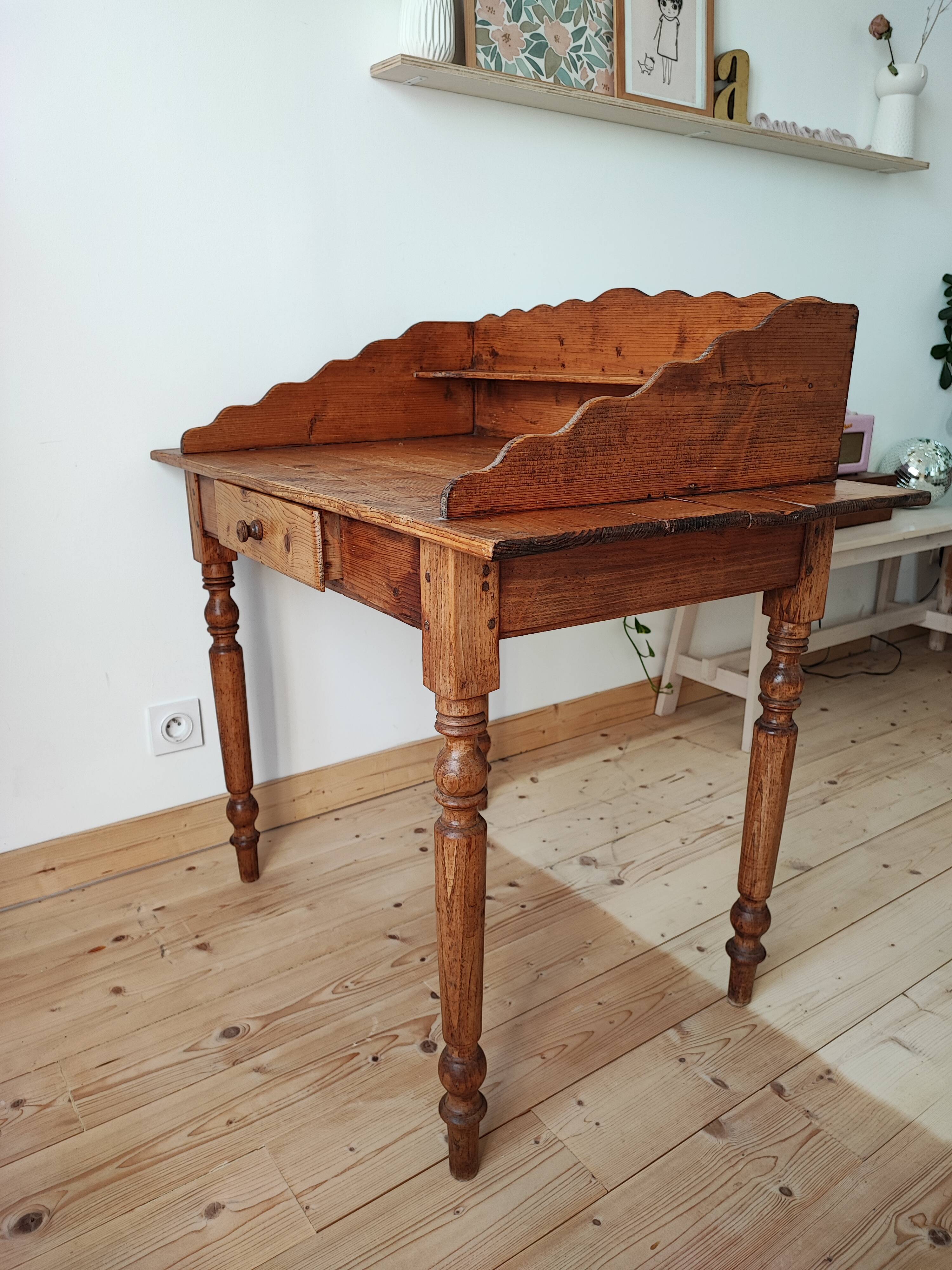 Coiffeuse en bois
