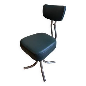 Pullman style workshop chair