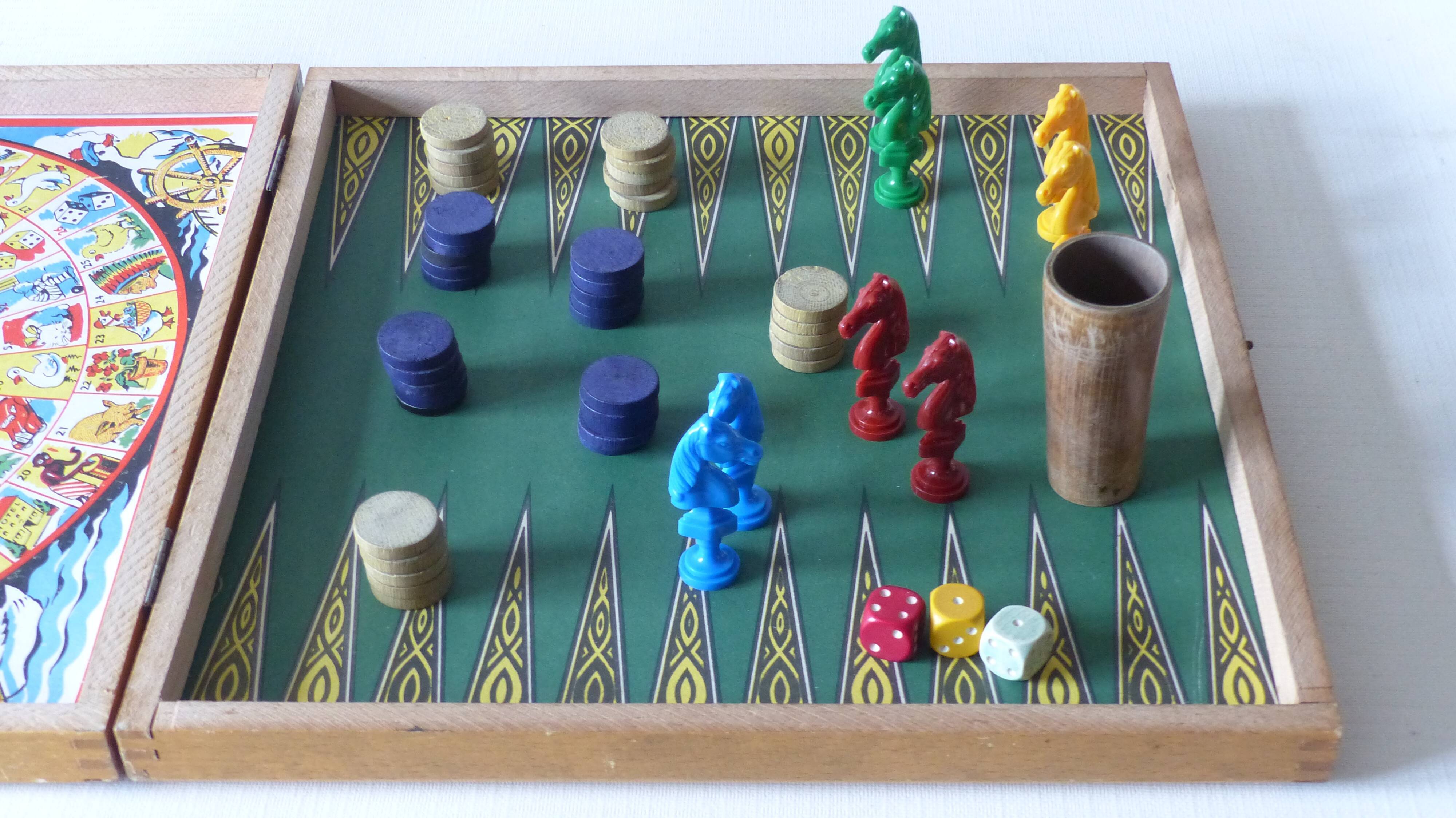 dada and domino game