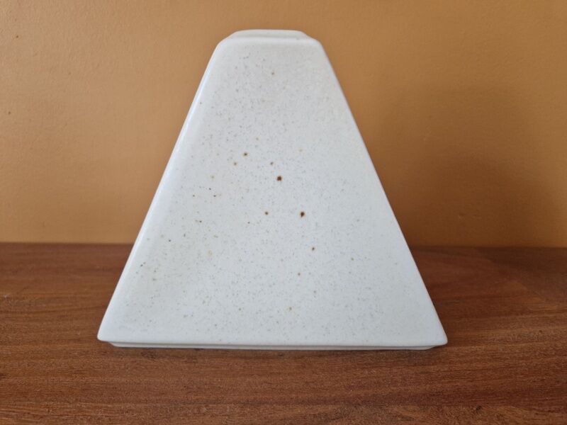 Vase en porcelaine en forme de pyramide Virebent