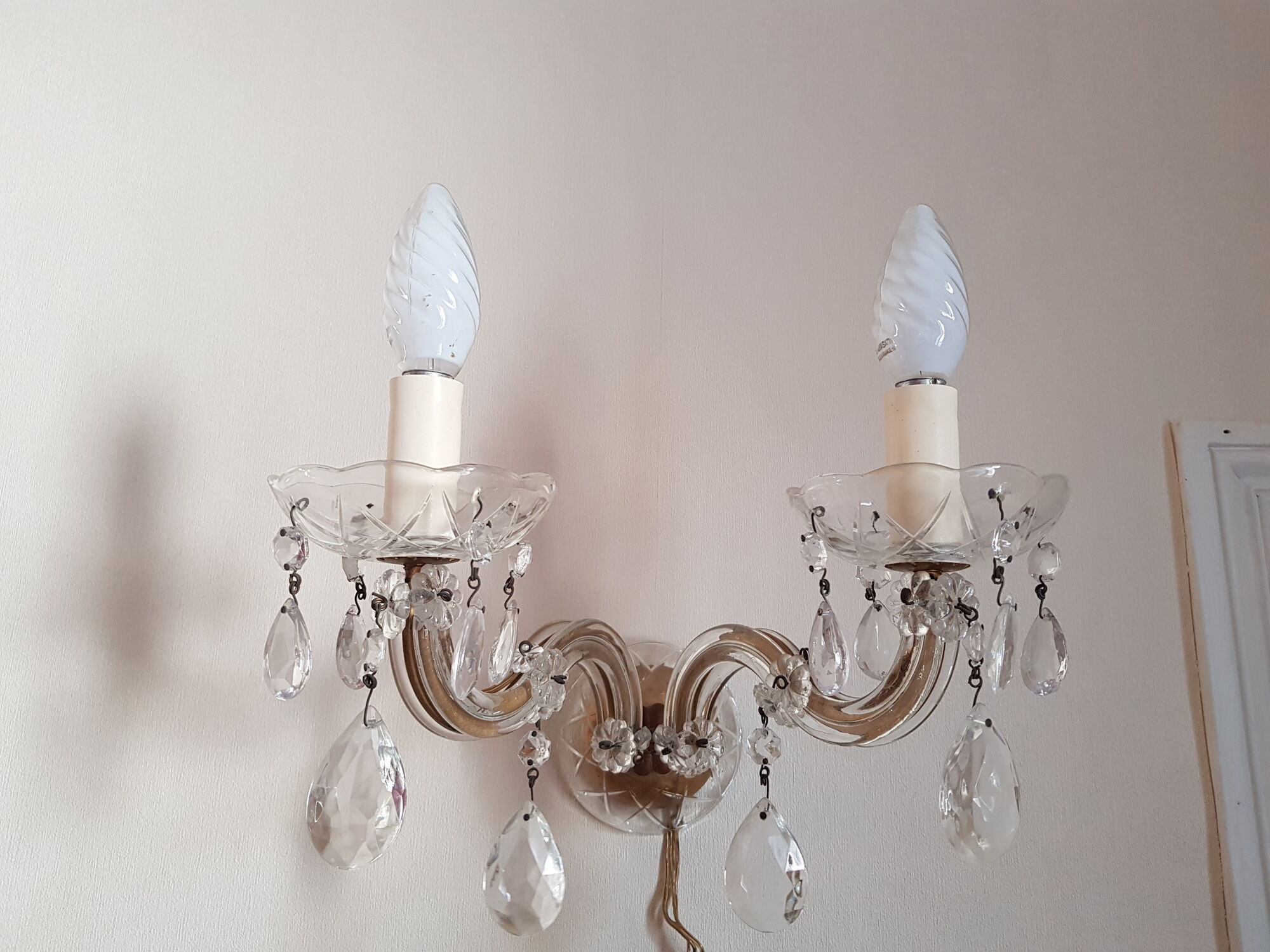 Two sconces 2 glass lights and crystal stamps