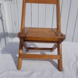Foldable wooden chair for children