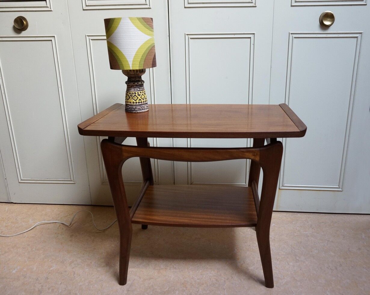 Table d’appoint par Louis Van Teeffelen pour Wébé