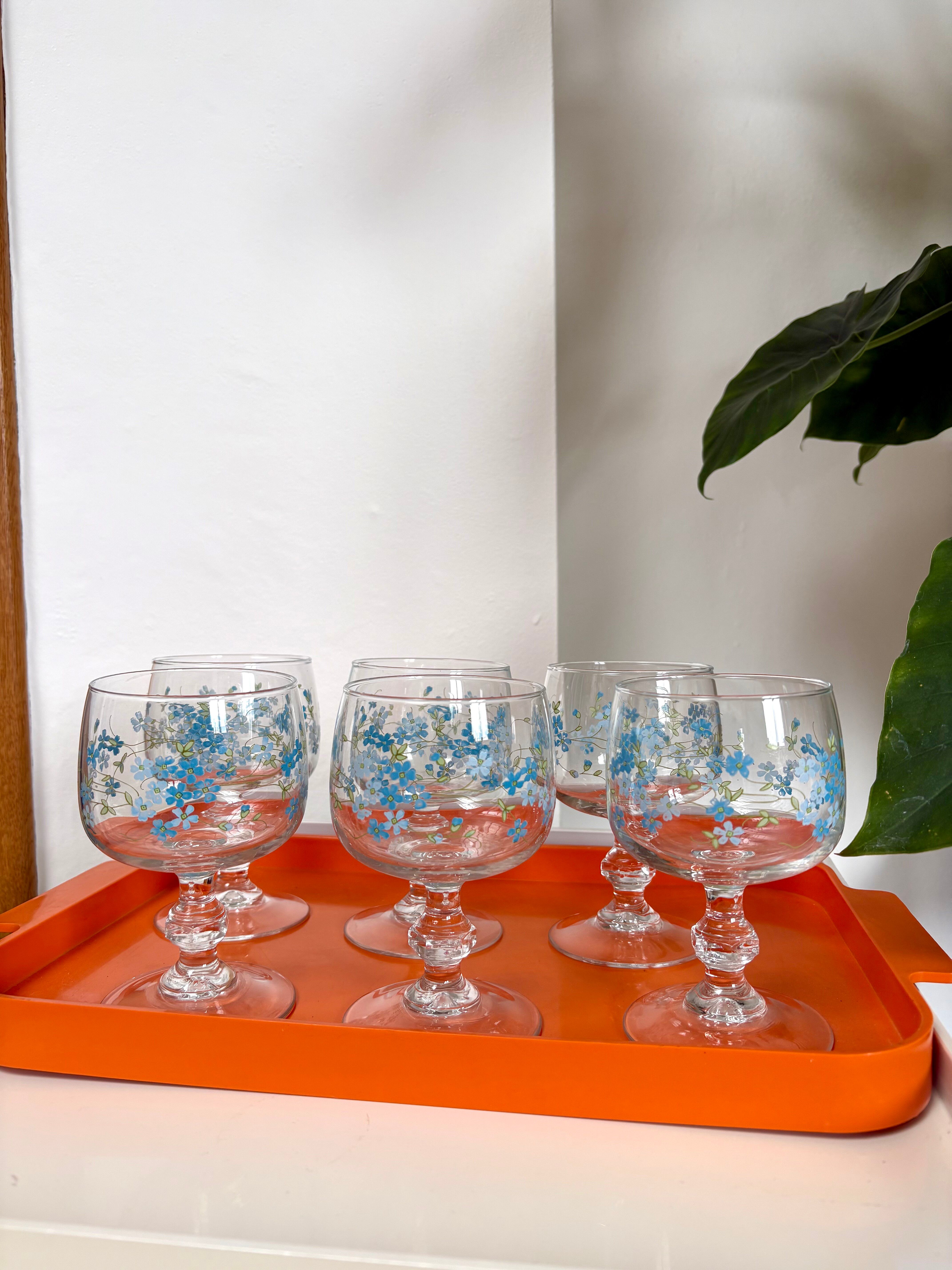 Set of 6 Arcopal Veronica Myosotis wine glasses