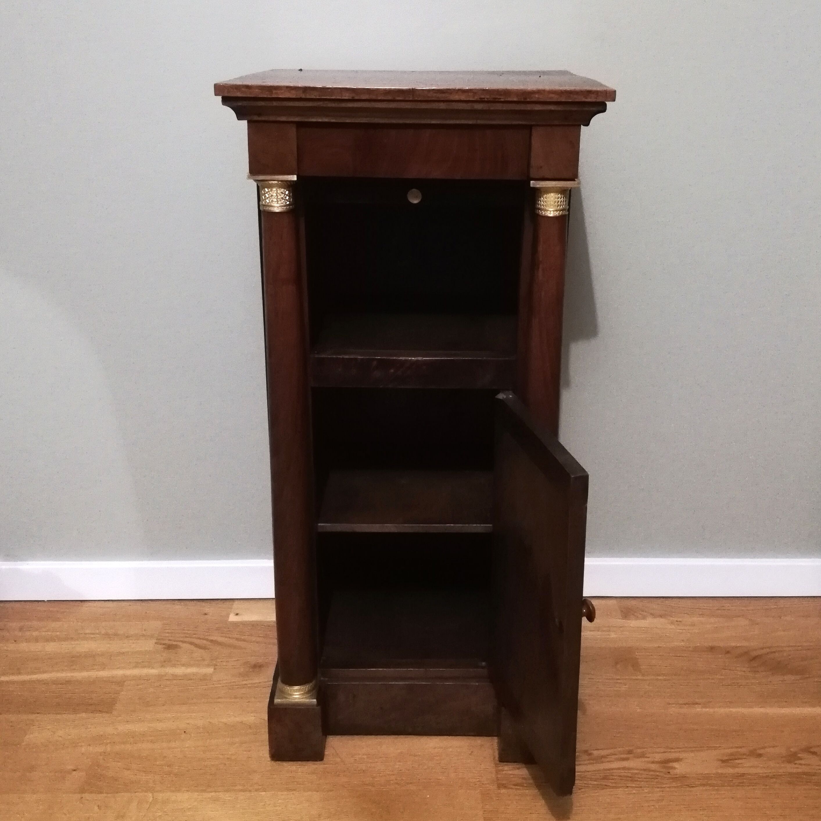 Empire Curtain Bedside Table