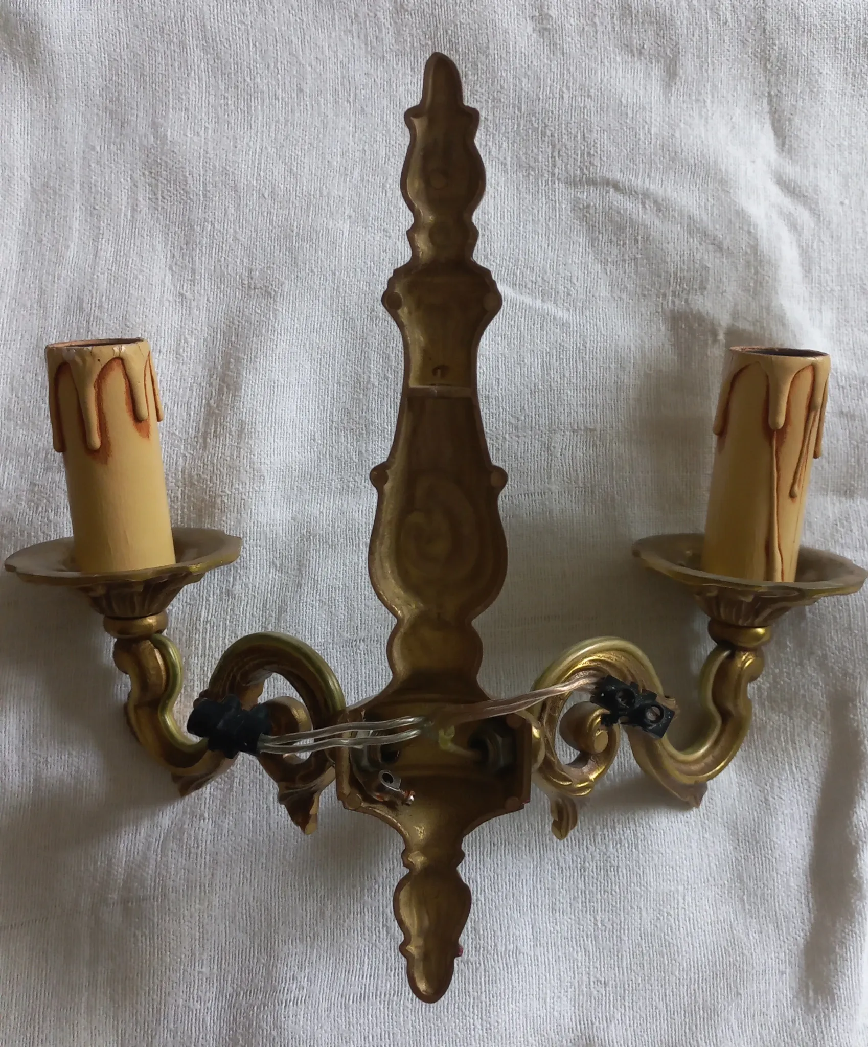 Set of two wall sconces