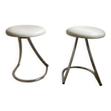 Pair of vintage Z low stools with chrome metal base and white skai seat. H: 49 cm 80s
