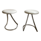Pair of vintage Z low stools with chrome metal base and white skai seat. H: 49 cm 80s