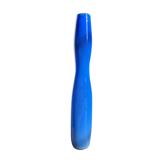 Vase en verre bleu