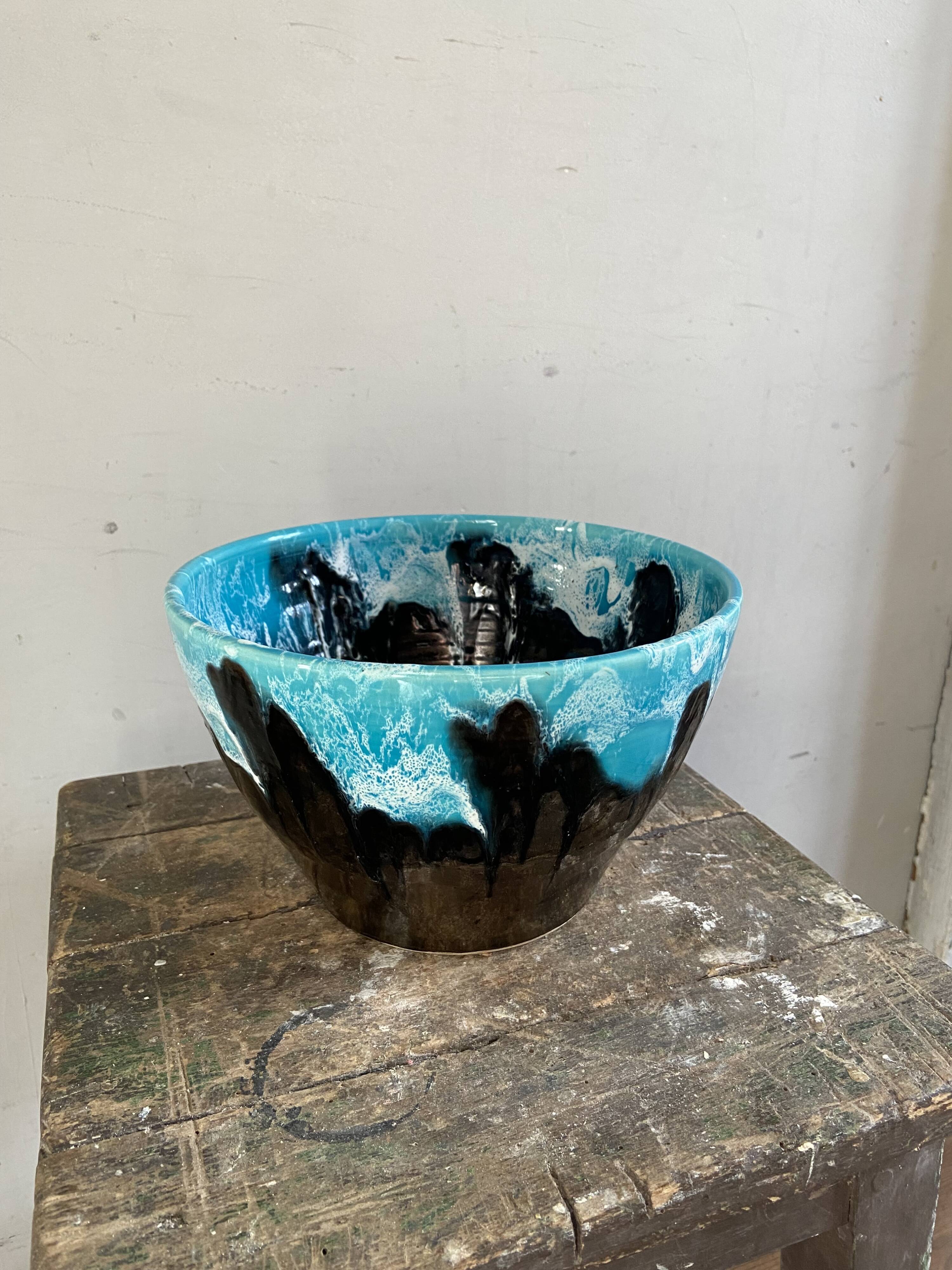 Salad bowl year 70 Vallauris electric blue