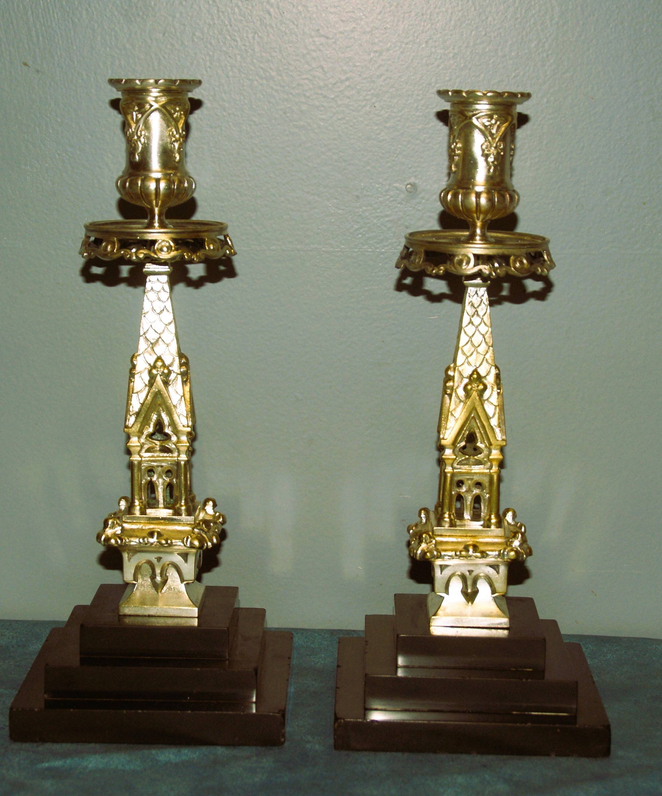 Rare paire de chandeliers en bronze XIX siècle