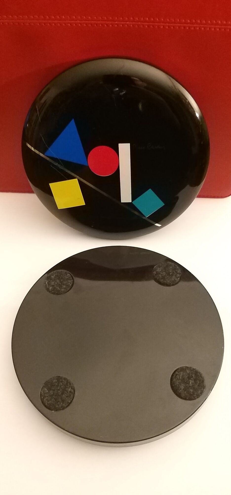 Pierre Cardin empties metal pocket and necessary smoker with cubizing decoration. Vintage.
