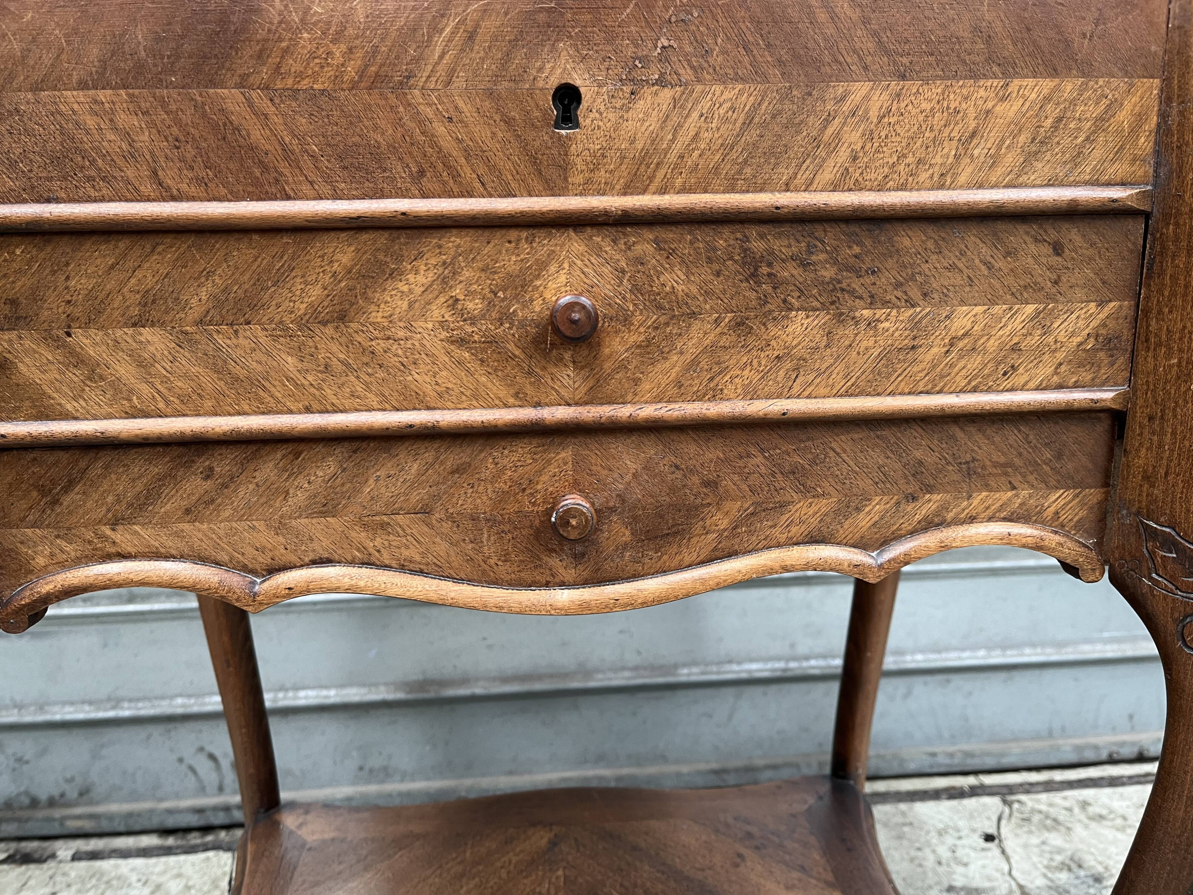 Coiffeuse en acajou de style Louis XV