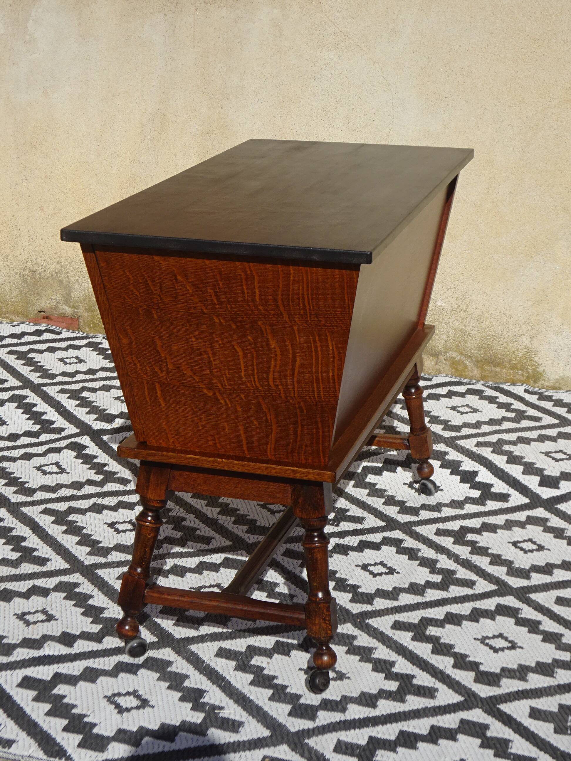 Furniture on wheels, oak and black