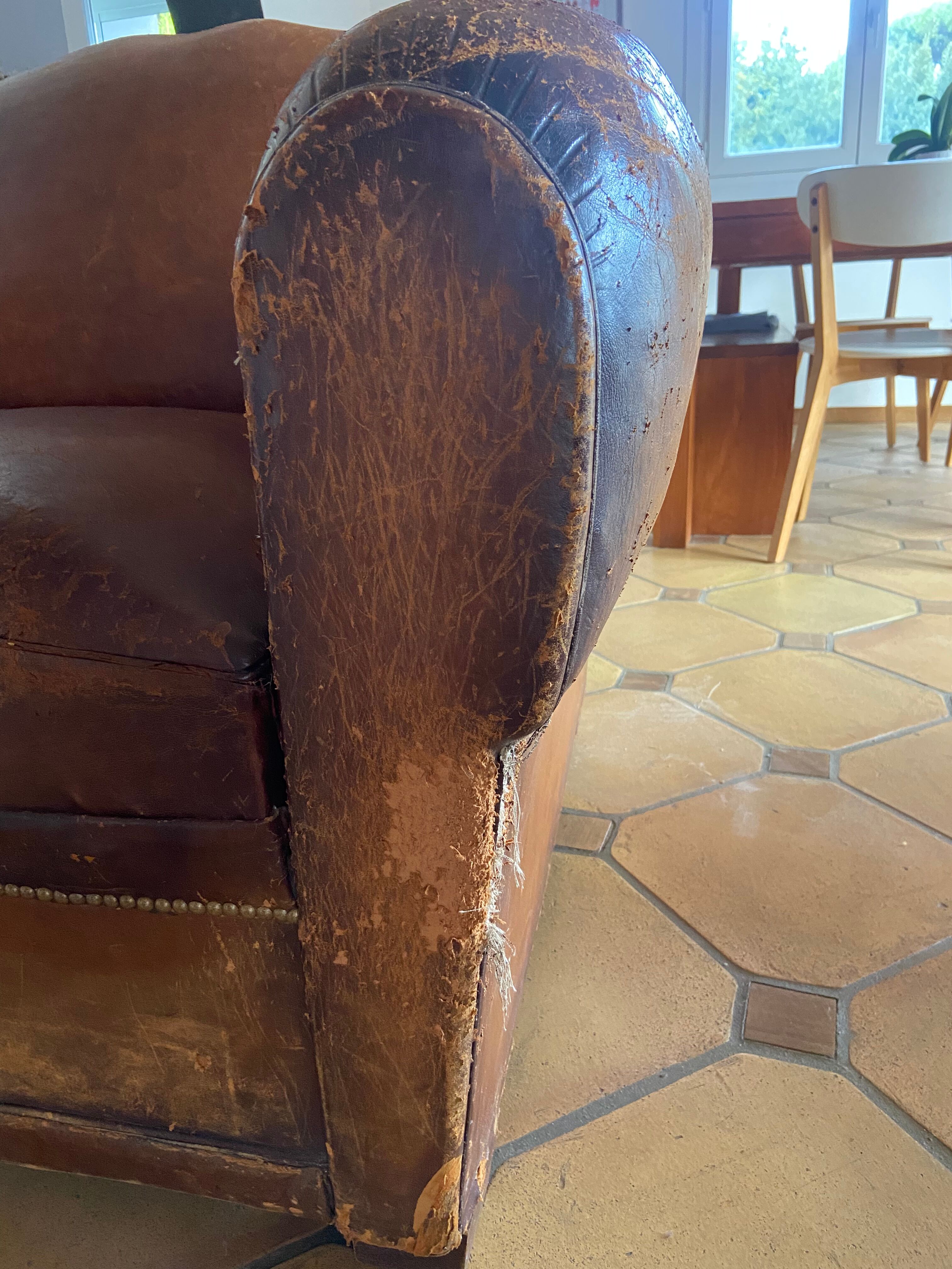 Fauteuil club moustache convertible