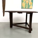 Round table in popular oak, circa 1880.