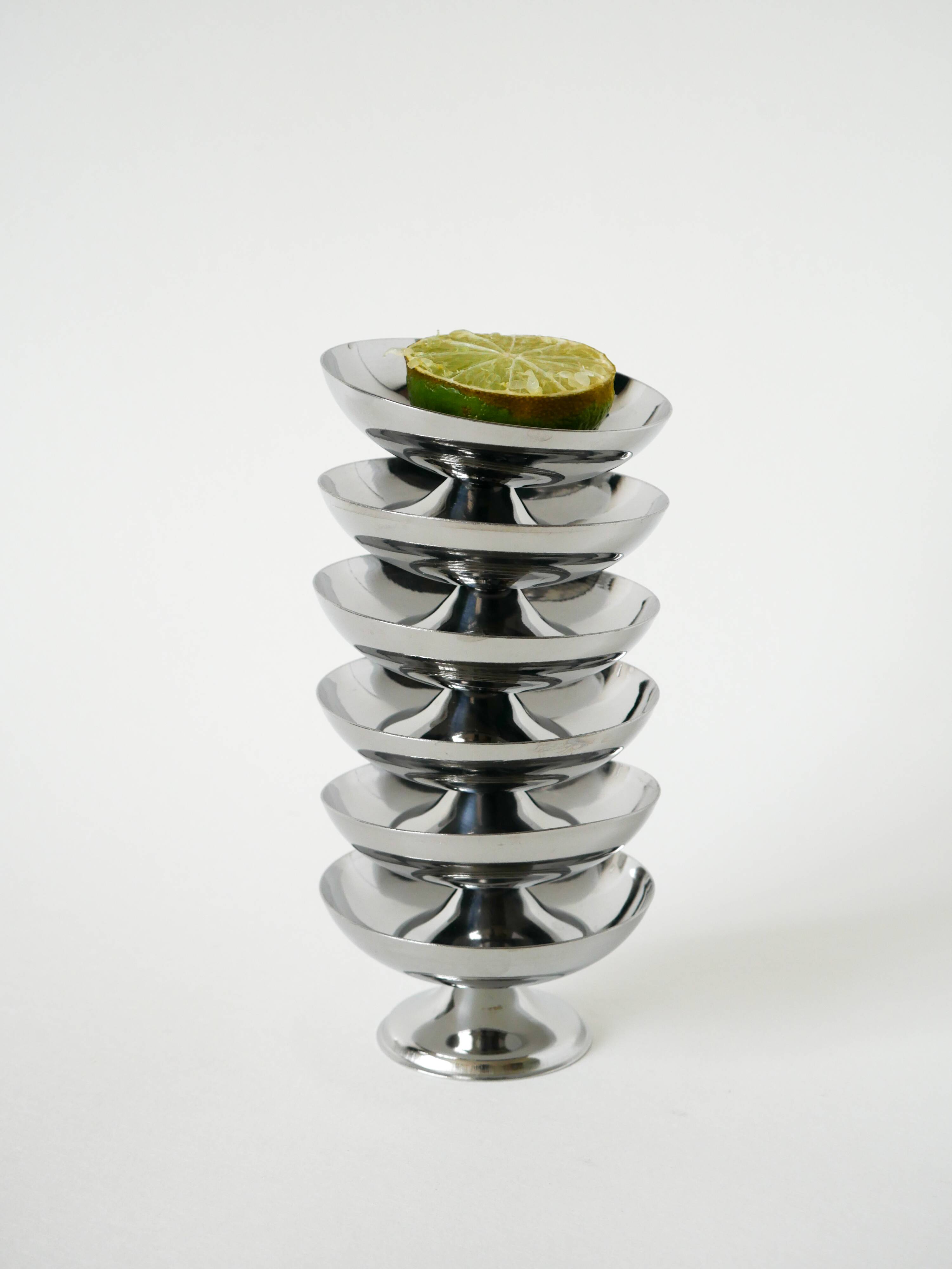 Set of 6 vintage stainless steel ice cream cups, triangular feet, Design, 1970, 9 x 4.5 cm