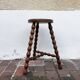 Tabouret en bois tourné