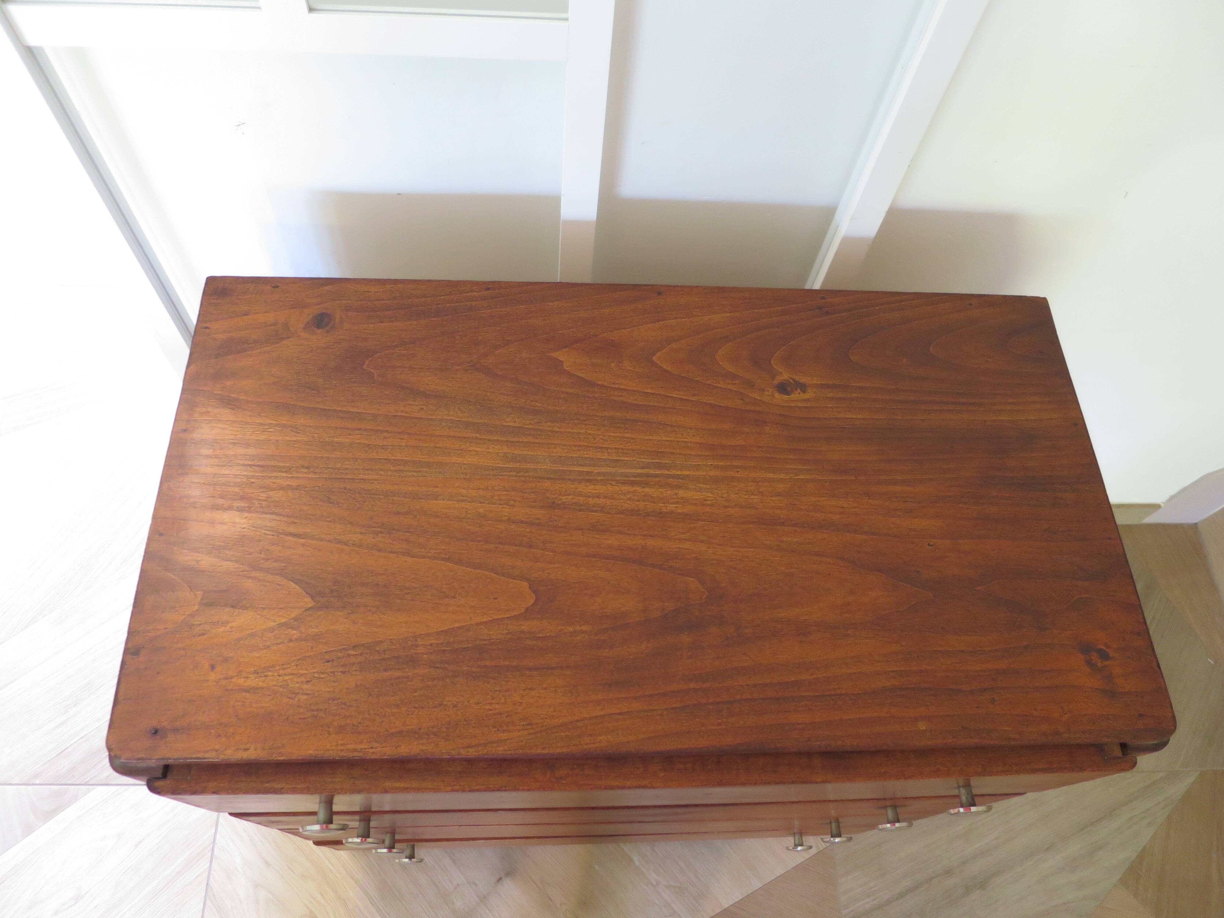 Rare - belle commode art déco 4 tiroirs - années 60 - Patine noyer - Pieds moustache