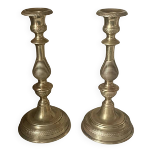 Ancienne paire de bougeoirs - bronze