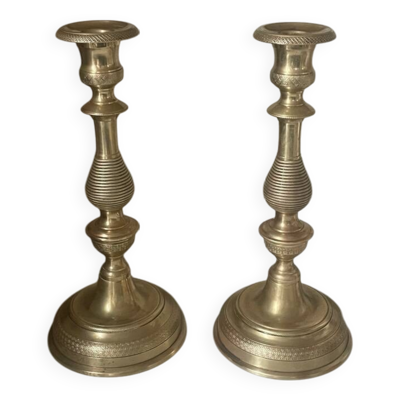 Ancienne paire de bougeoirs en bronze doré