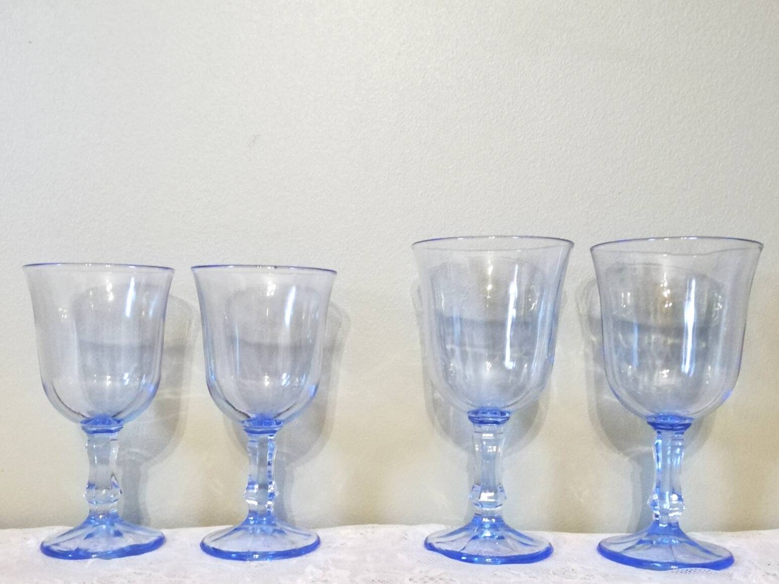 4 stemmed glasses