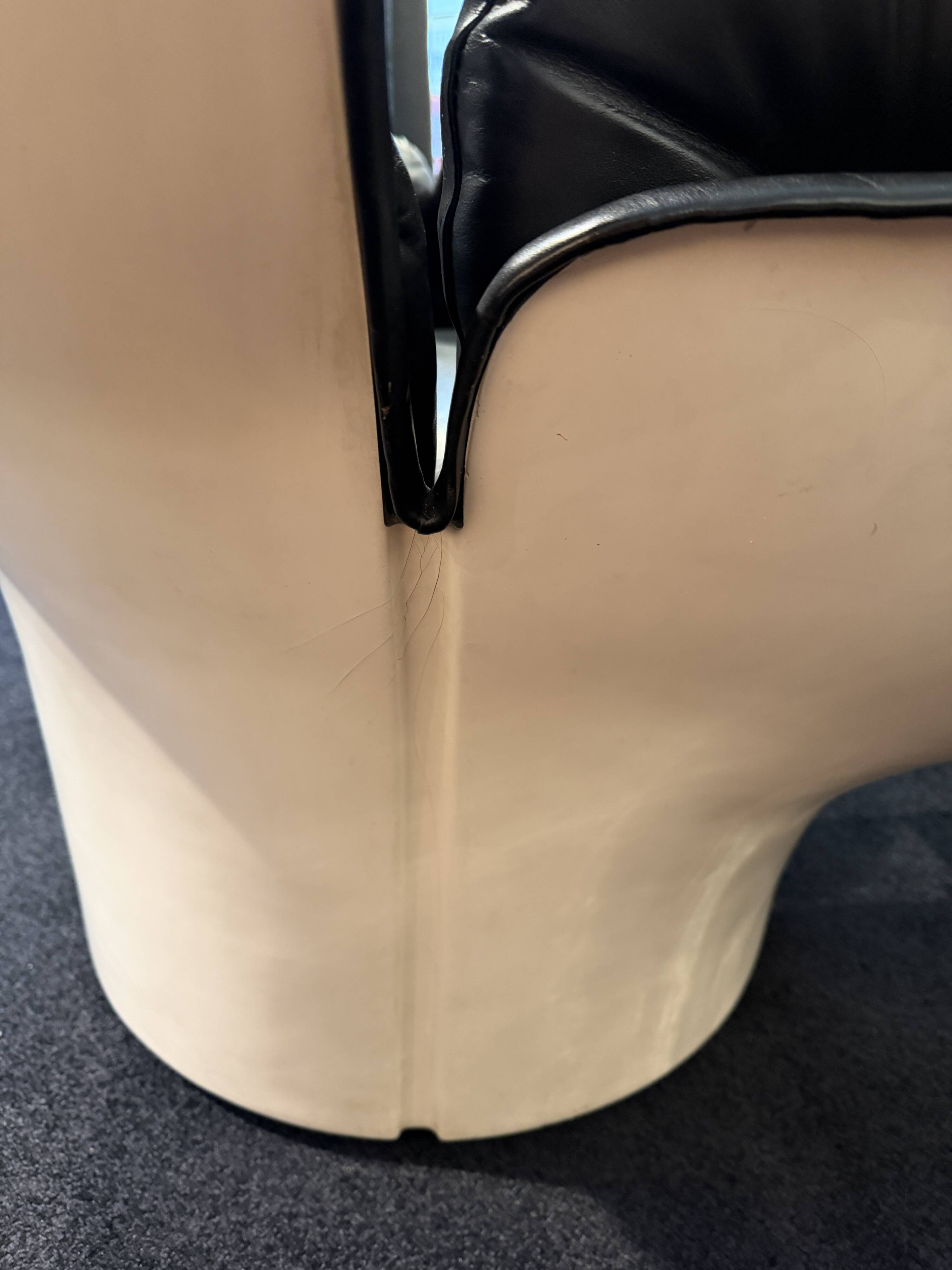Elda Chair, Joe Colombo, Comfort, Black and Creme, Italy, circa 1970