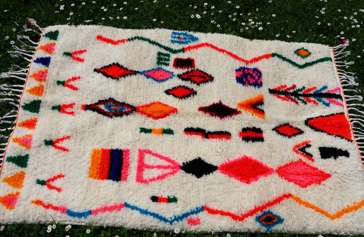 Tapis berbère Azilal en laine – Pièce unique