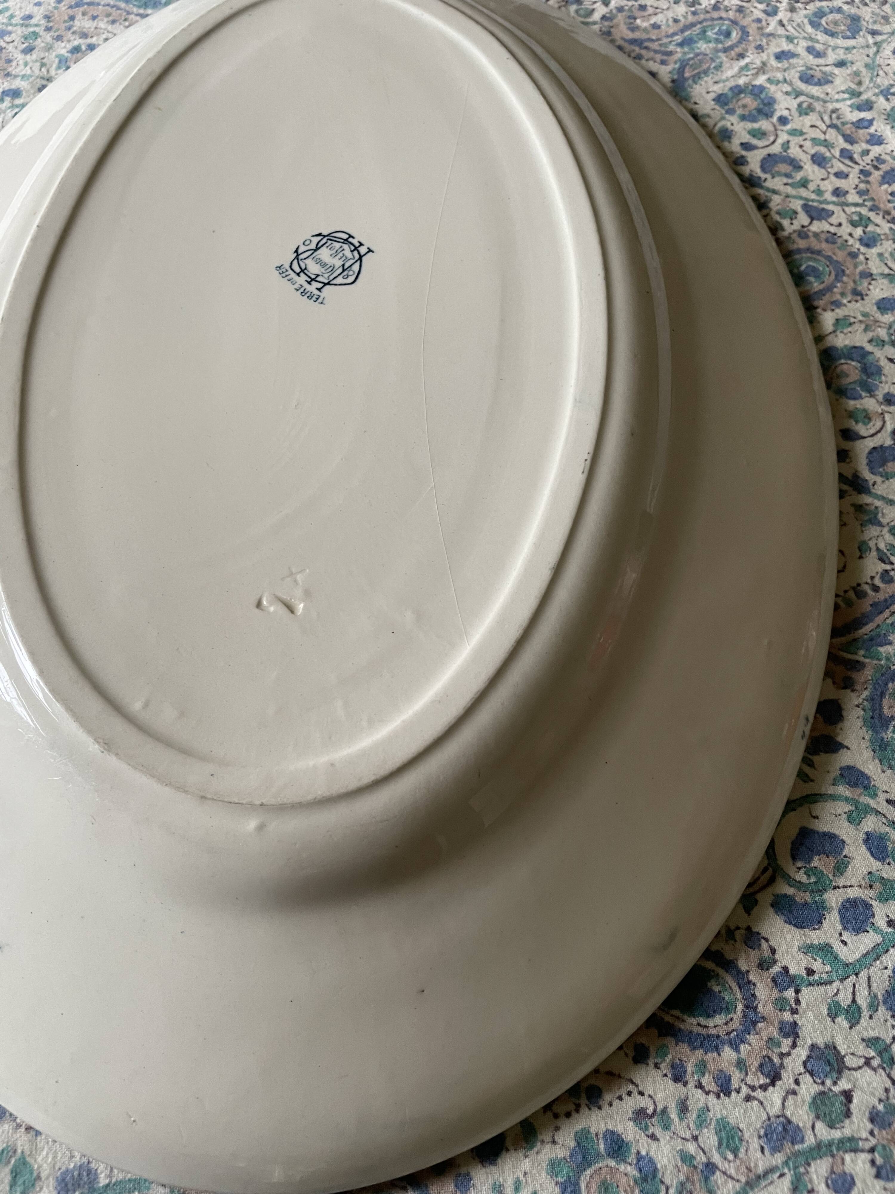 Iron earth serving dish