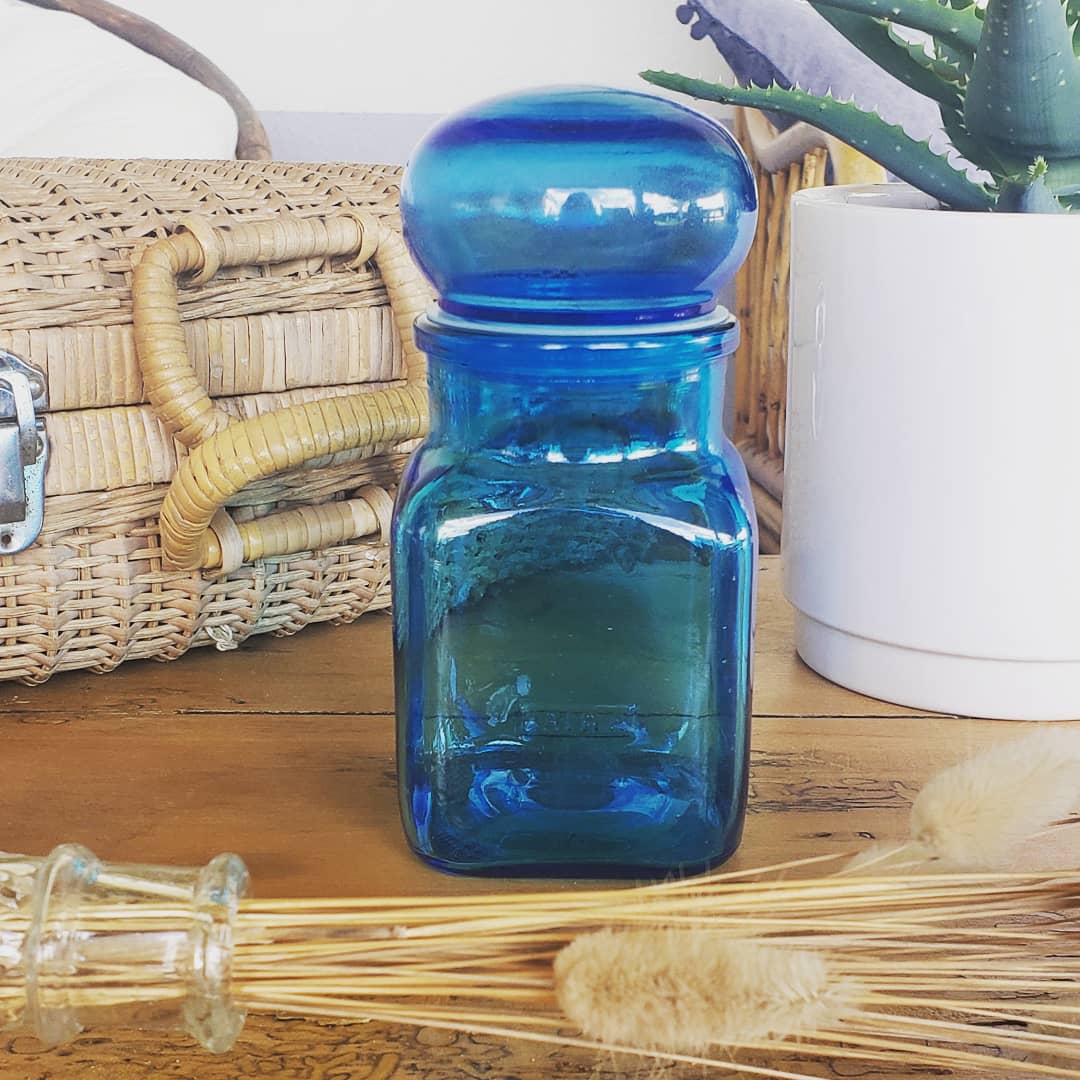 Ariel blue apothecary pot