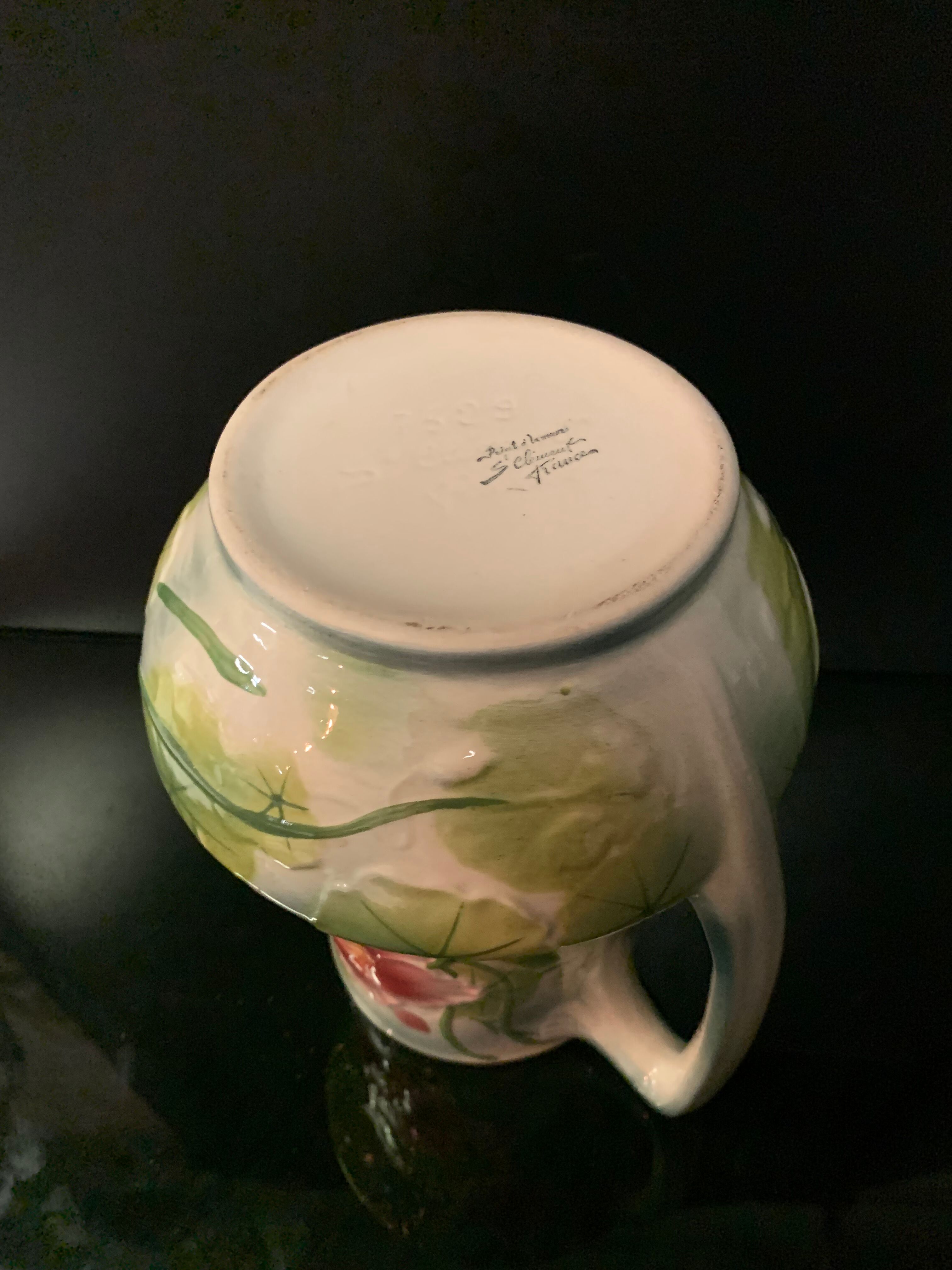 Carafe , pitcher Saint Clément .