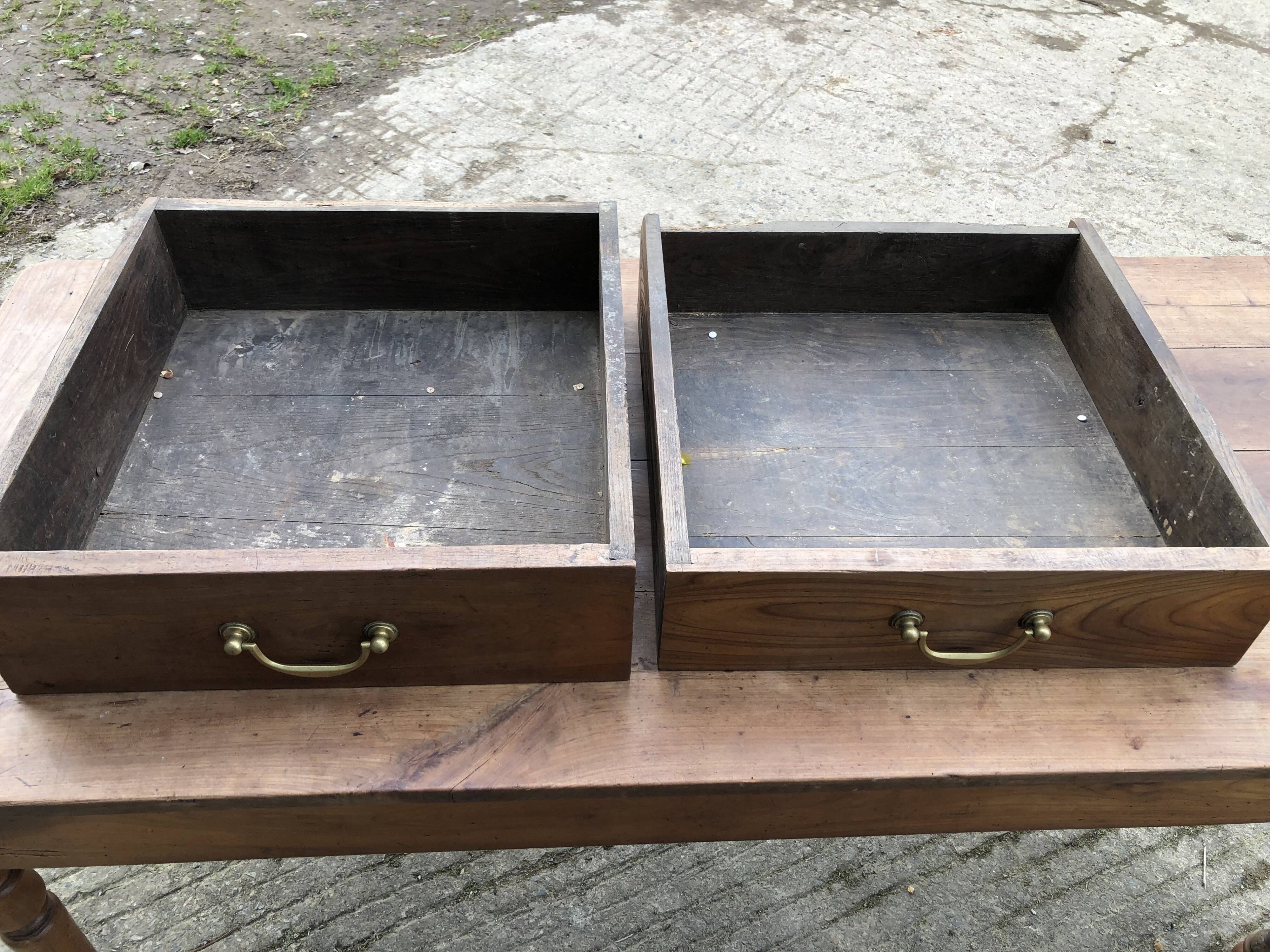 Antique cherry farmhouse table with 2 drawers and 1 pull-out