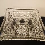 Fruit cup in finely chiseled crystal, square shape.