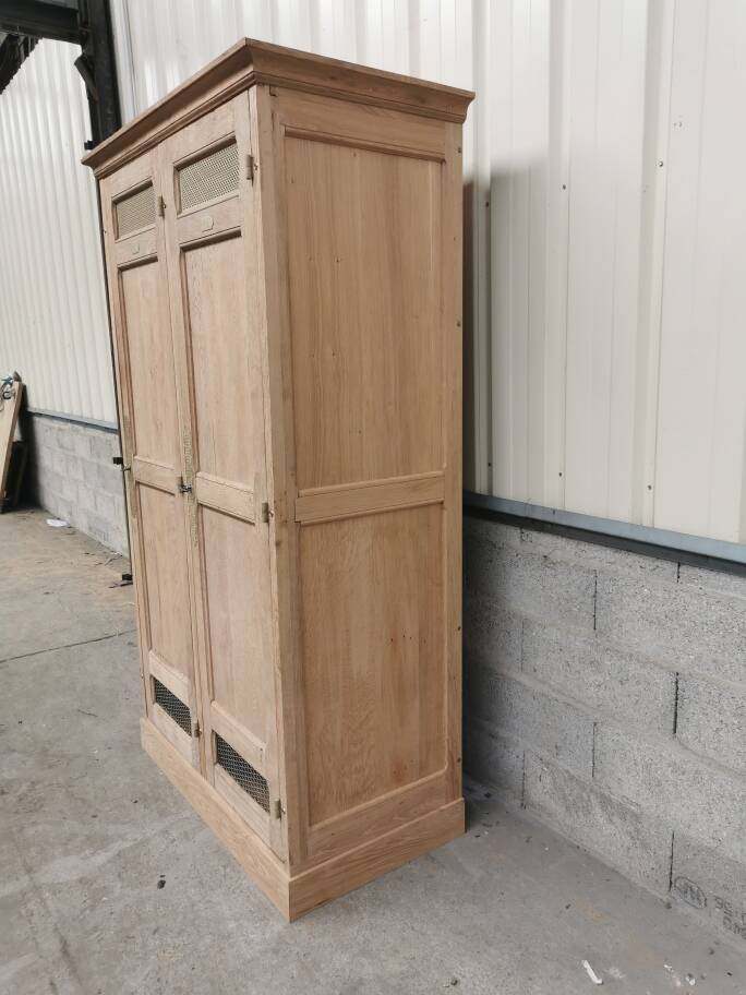 solid oak locker room Banque de France 1930