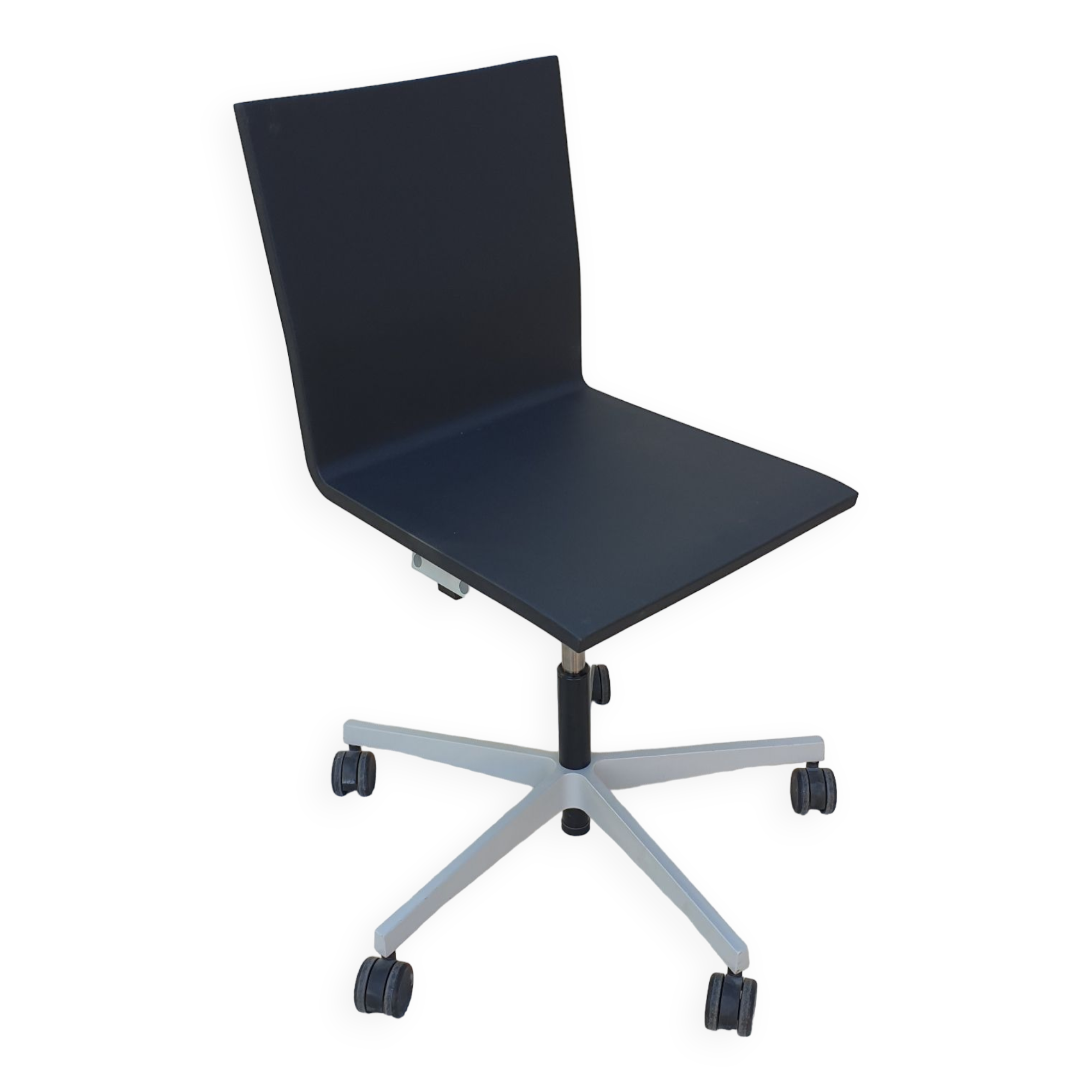 Vitra 04 office chair