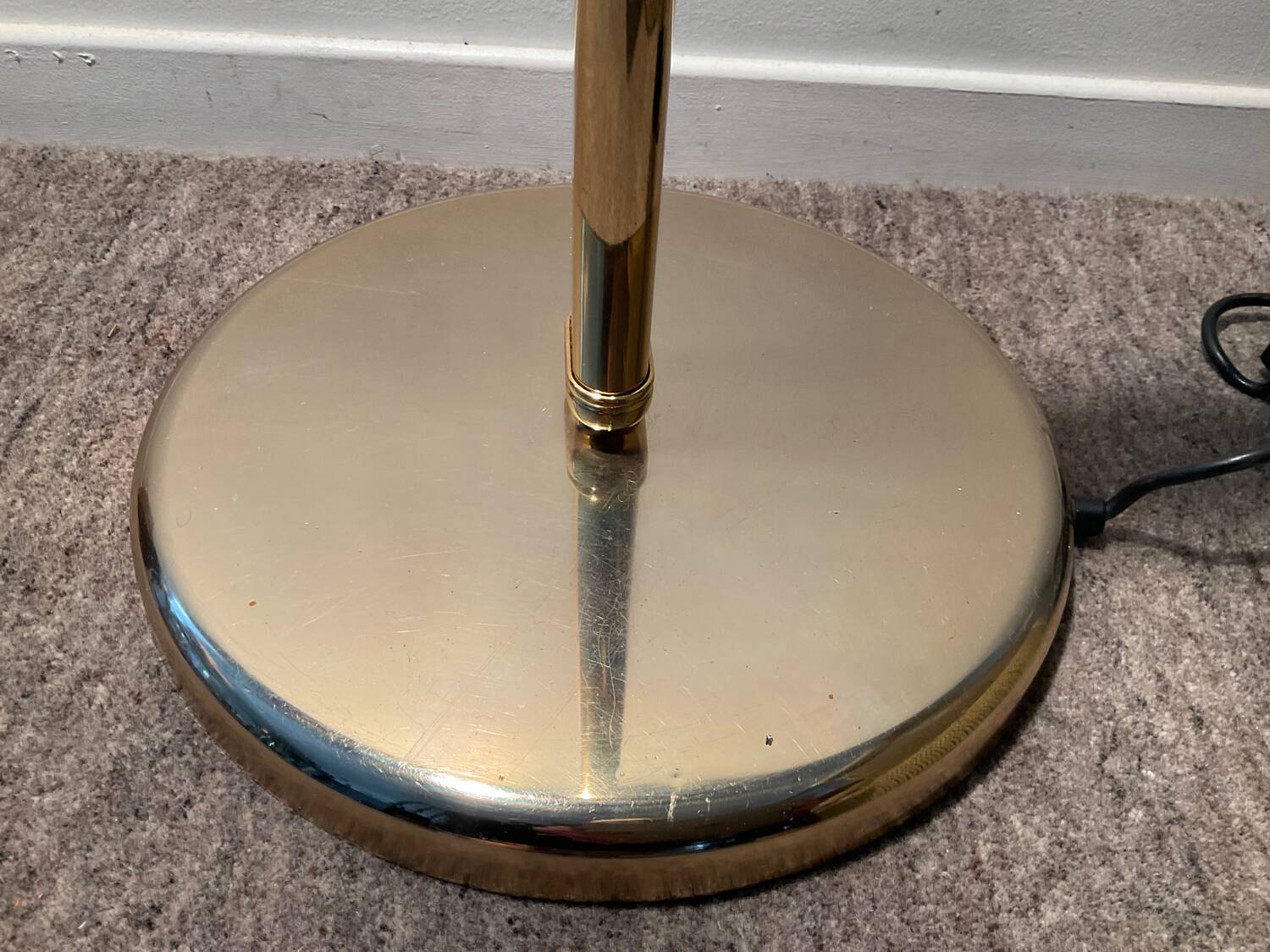 Articulated floor lamp from the 80s in gold metal