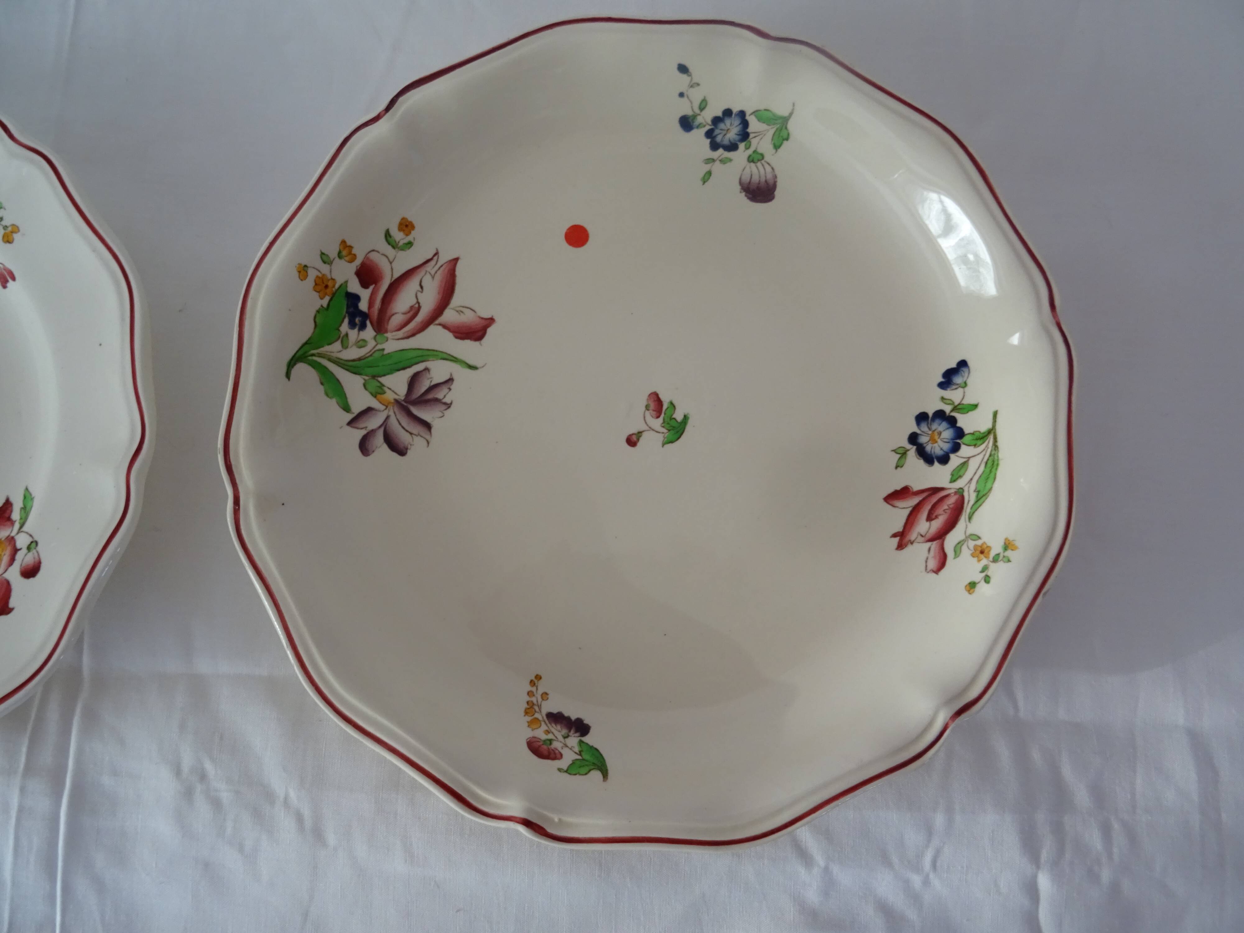 2 plats assiettes de présentation Sarreguemines 526112 faience fleurs STRASBOURG