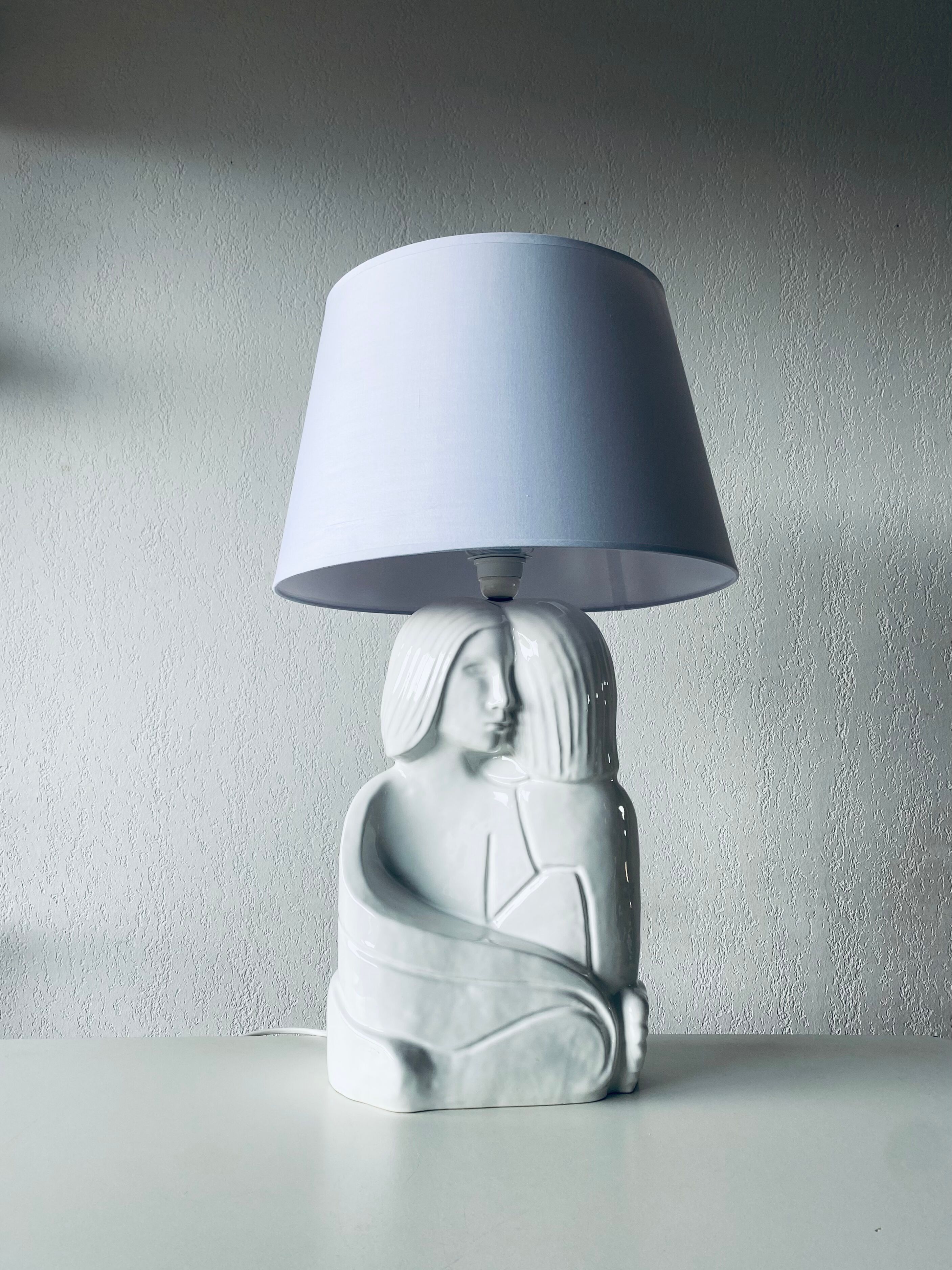 Ceramic entwined couple lamp