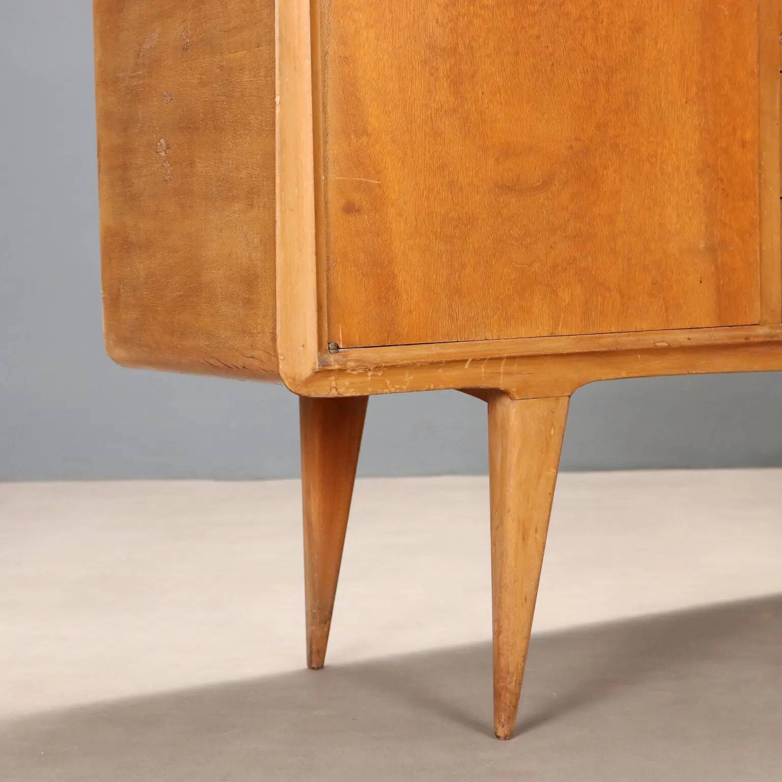 Vintage buffet in walnut veneer, Italian design from the 1960s.