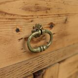 Standing man's wardrobe