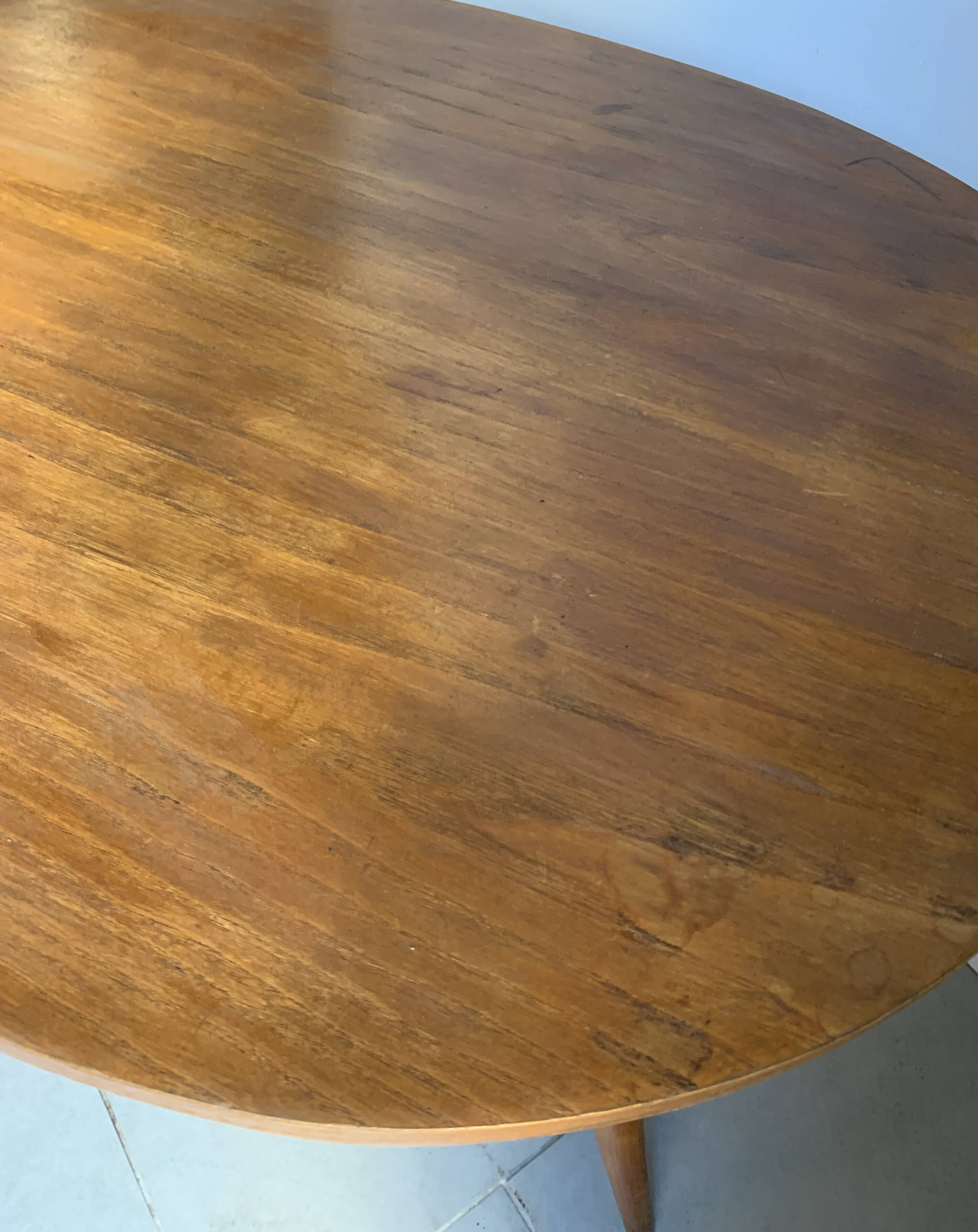Table basse haricot tripode en chêne, années 50