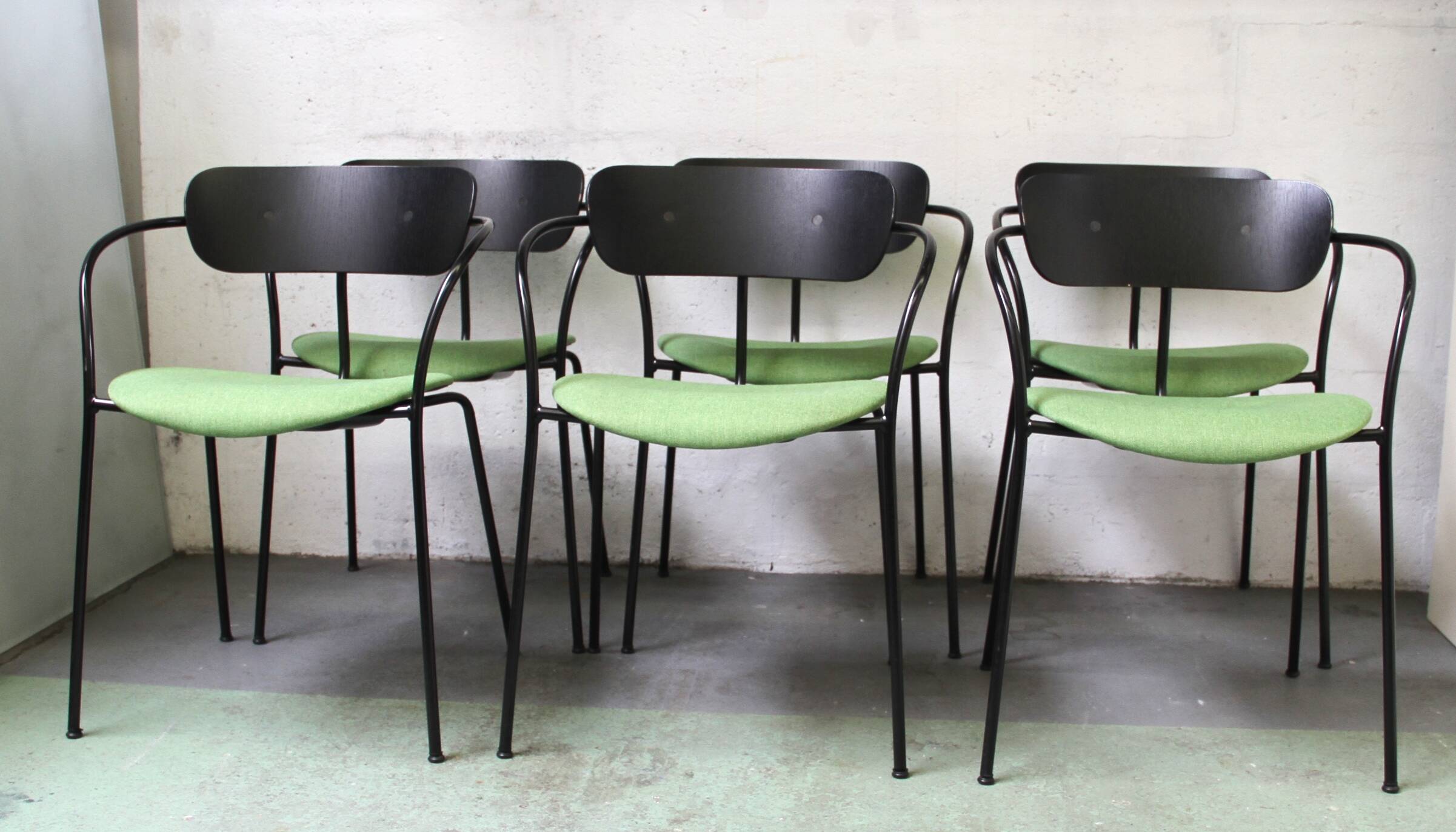 Pavilion AV4 chair, & Tradition