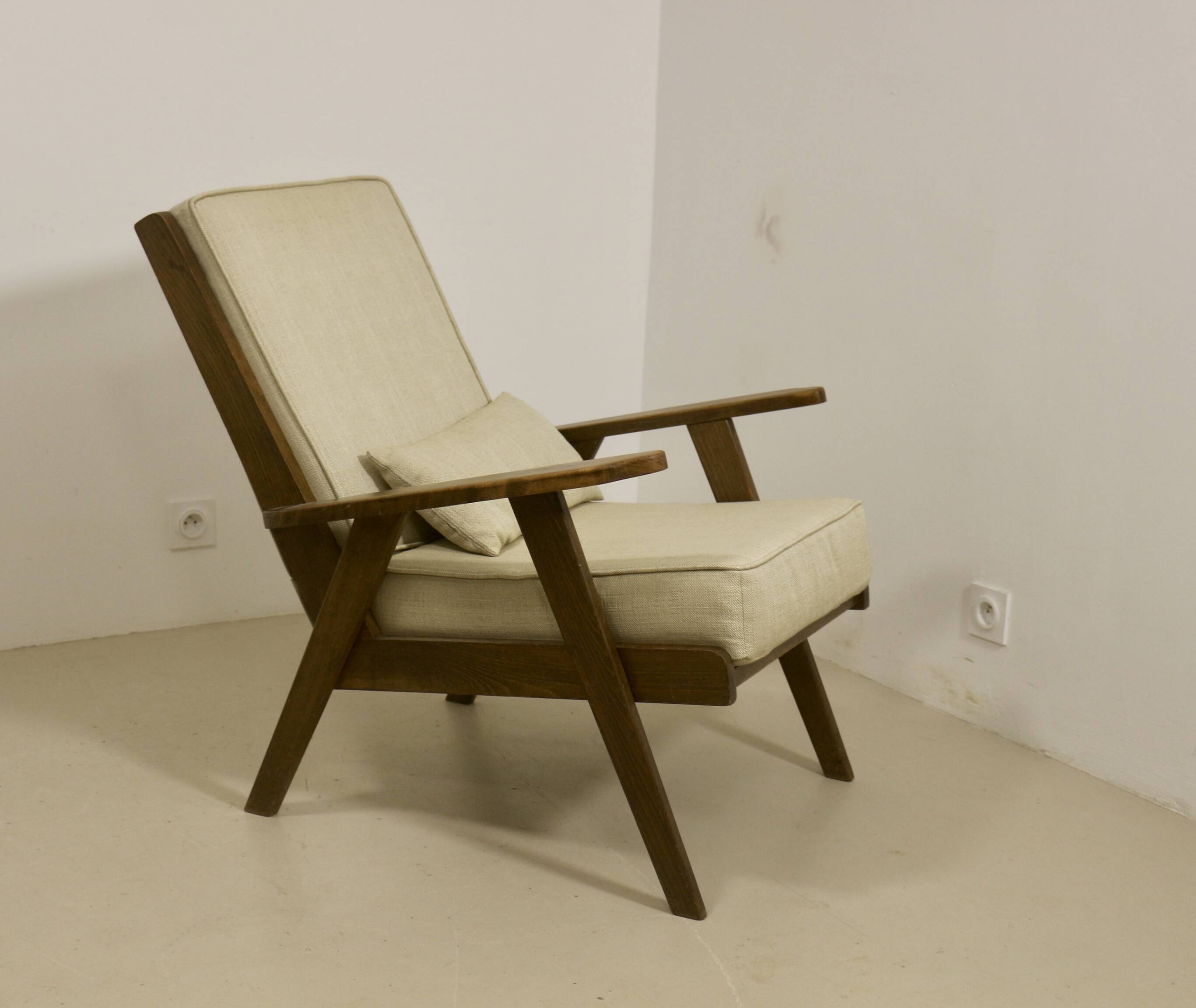 Fauteuil période reconstruction 1950