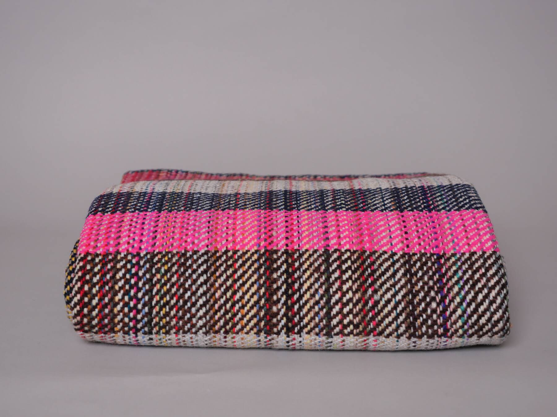 Khadi blanket, hand-woven from recycled wool by Storie